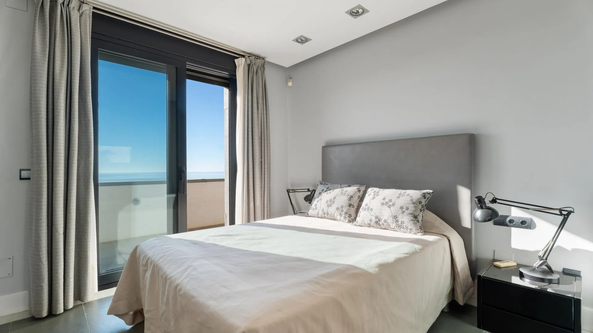 Los Altos de los Monteros, villa a la venta