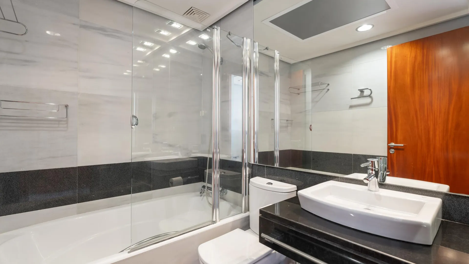 Los Altos de los Monteros, villa a la venta