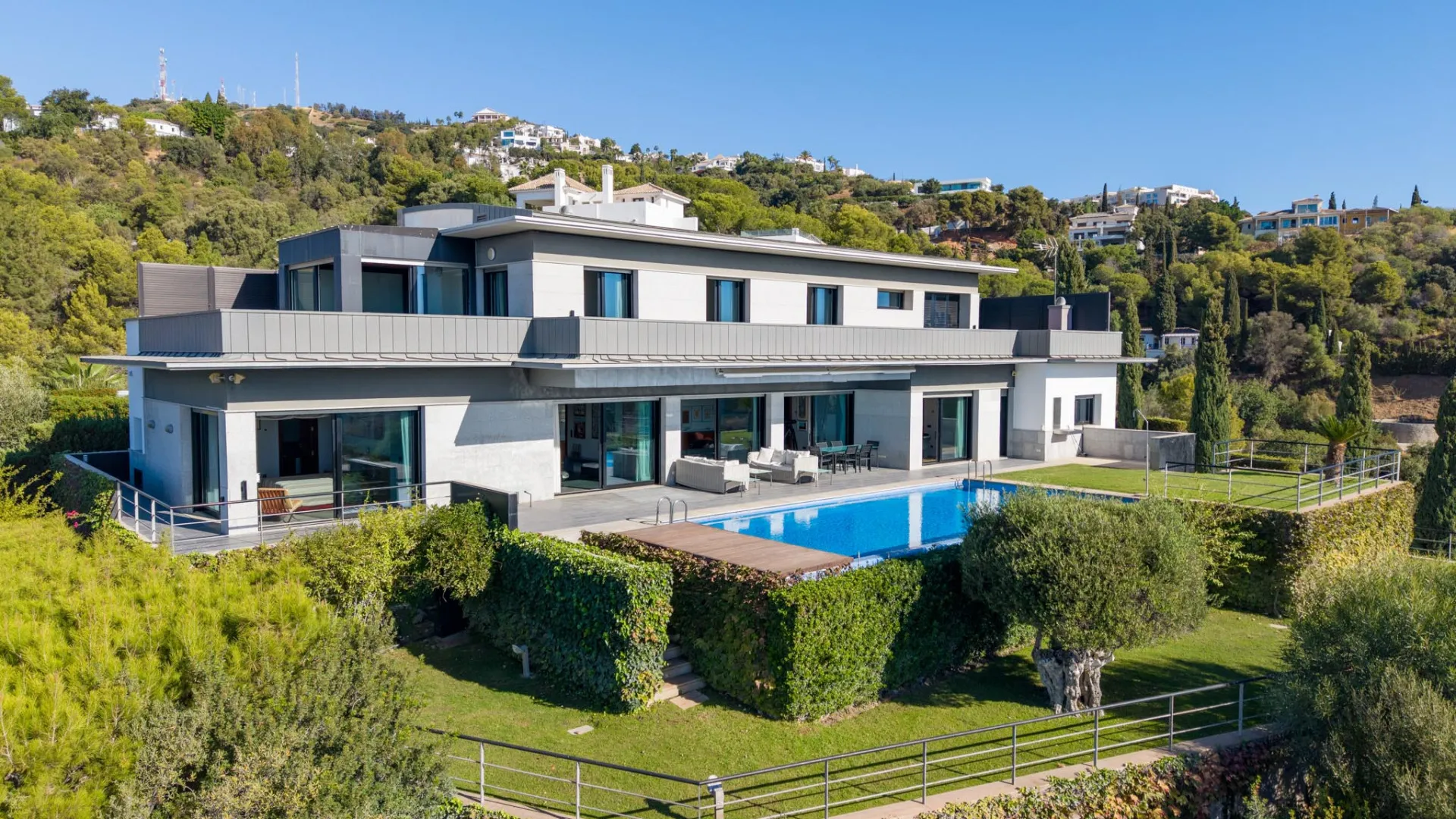 Los Altos de los Monteros, villa a la venta