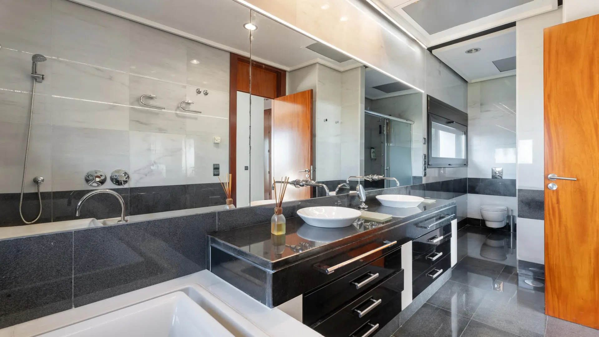 Los Altos de los Monteros, villa a la venta