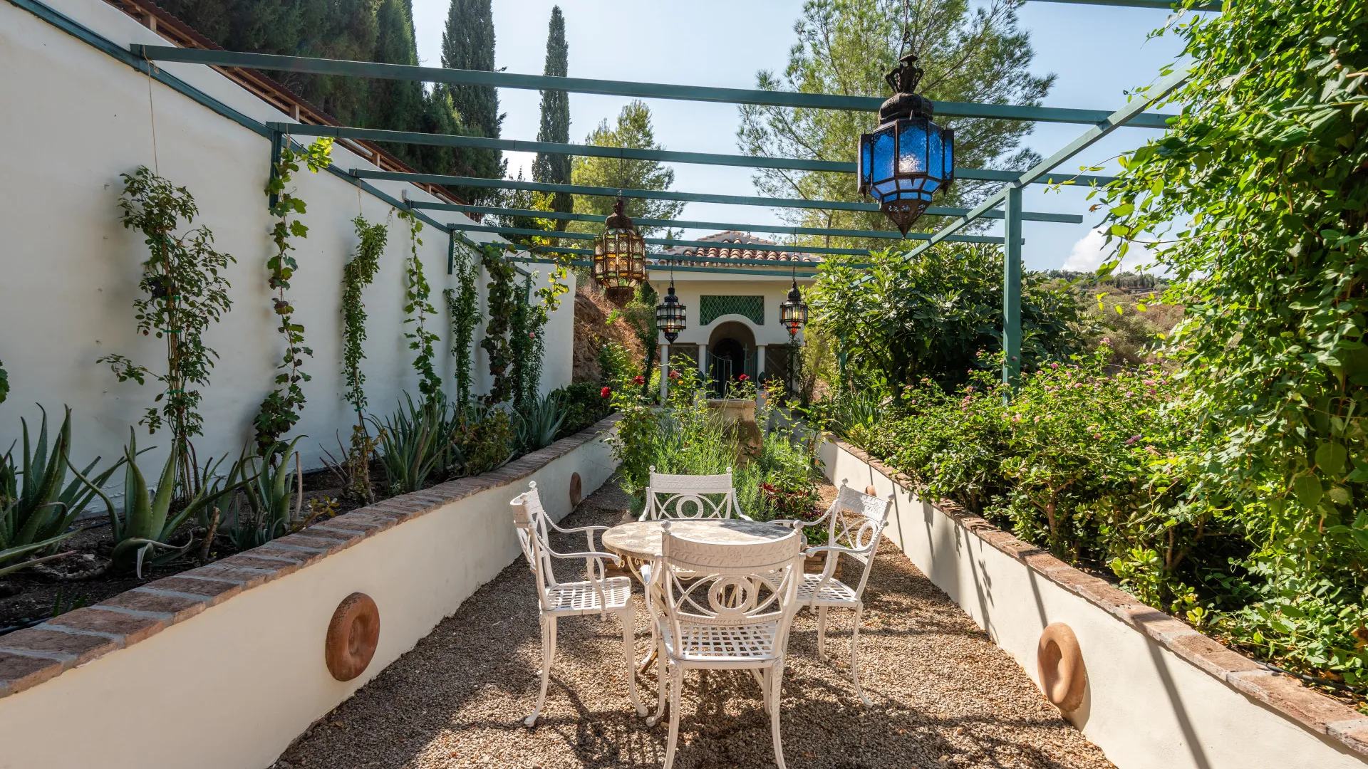 Finca de 5 dormitorios en venta en Comares