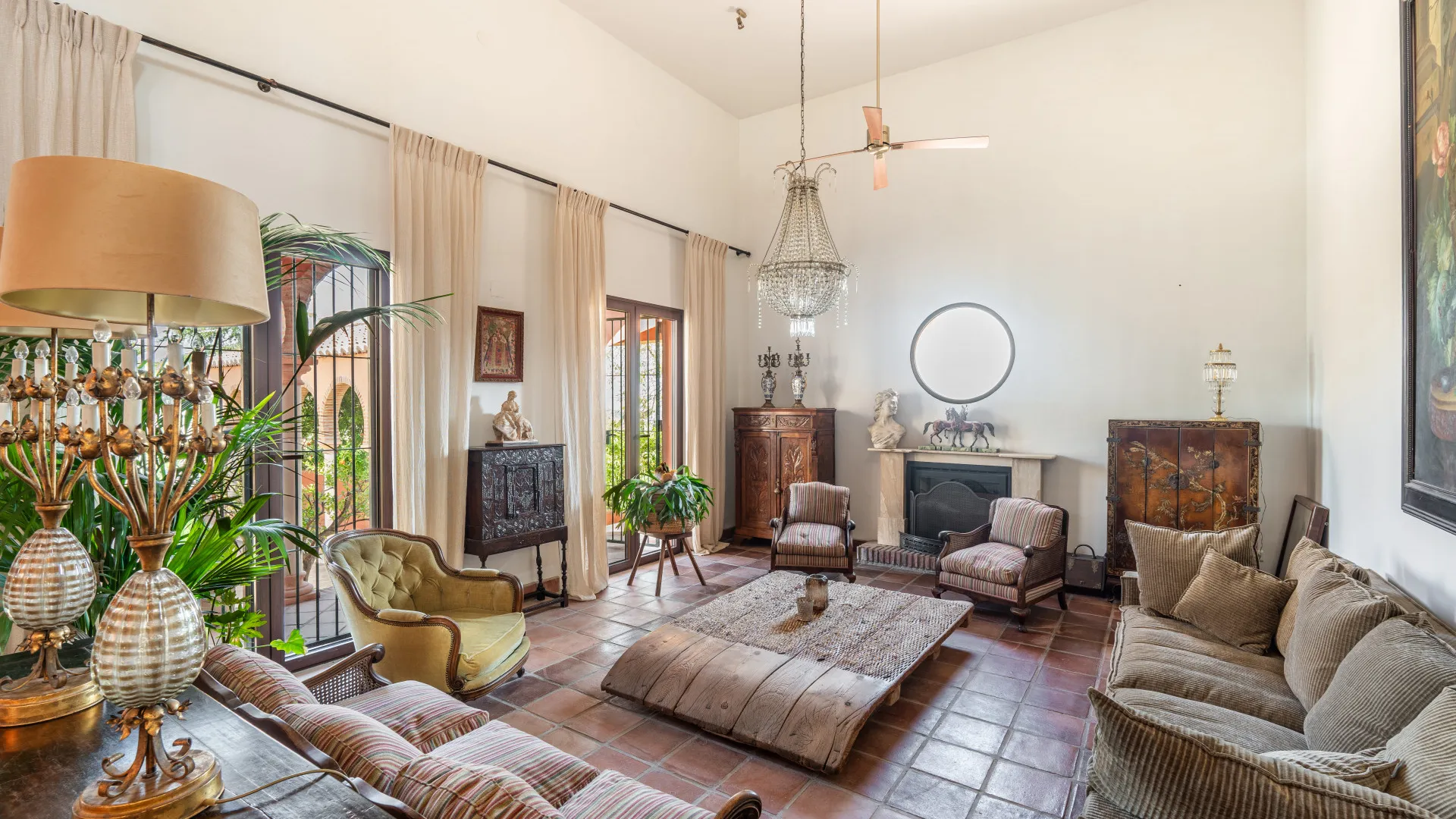 Finca de 5 dormitorios en venta en Comares