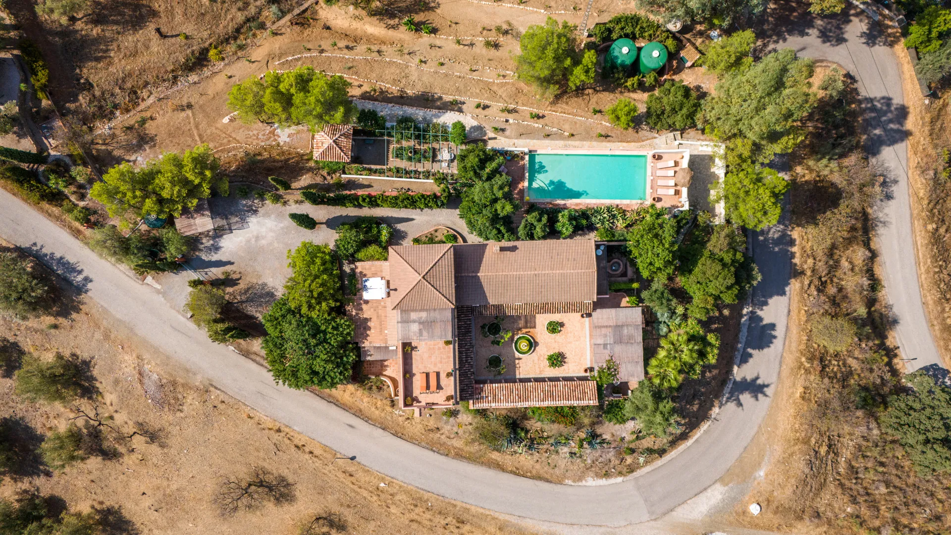 Finca de 5 dormitorios en venta en Comares