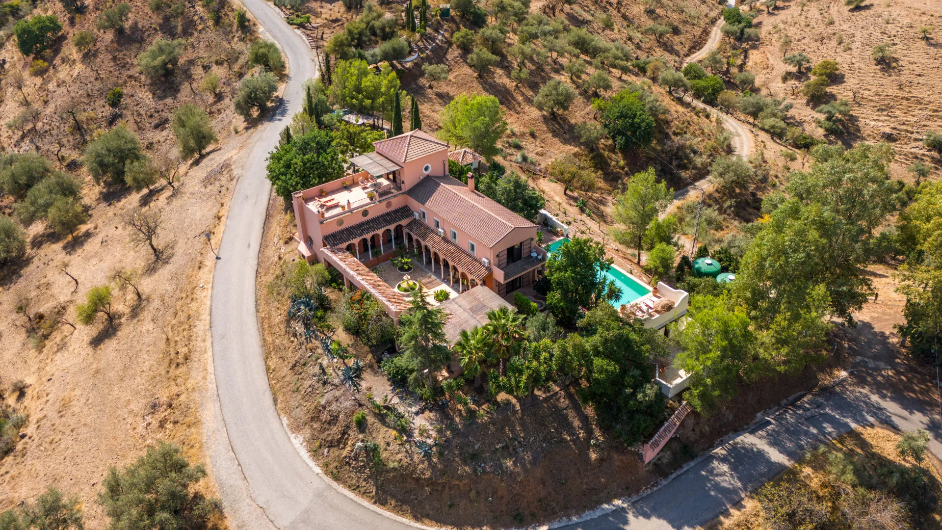 Finca de 5 dormitorios en venta en Comares