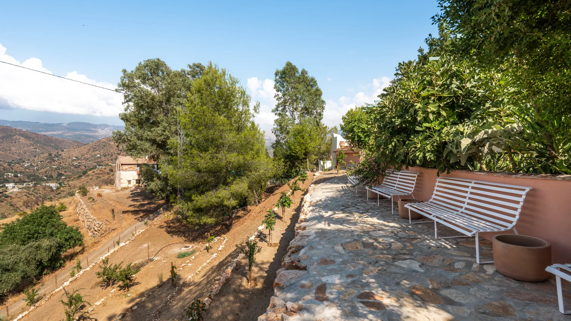 Finca de 5 dormitorios en venta en Comares