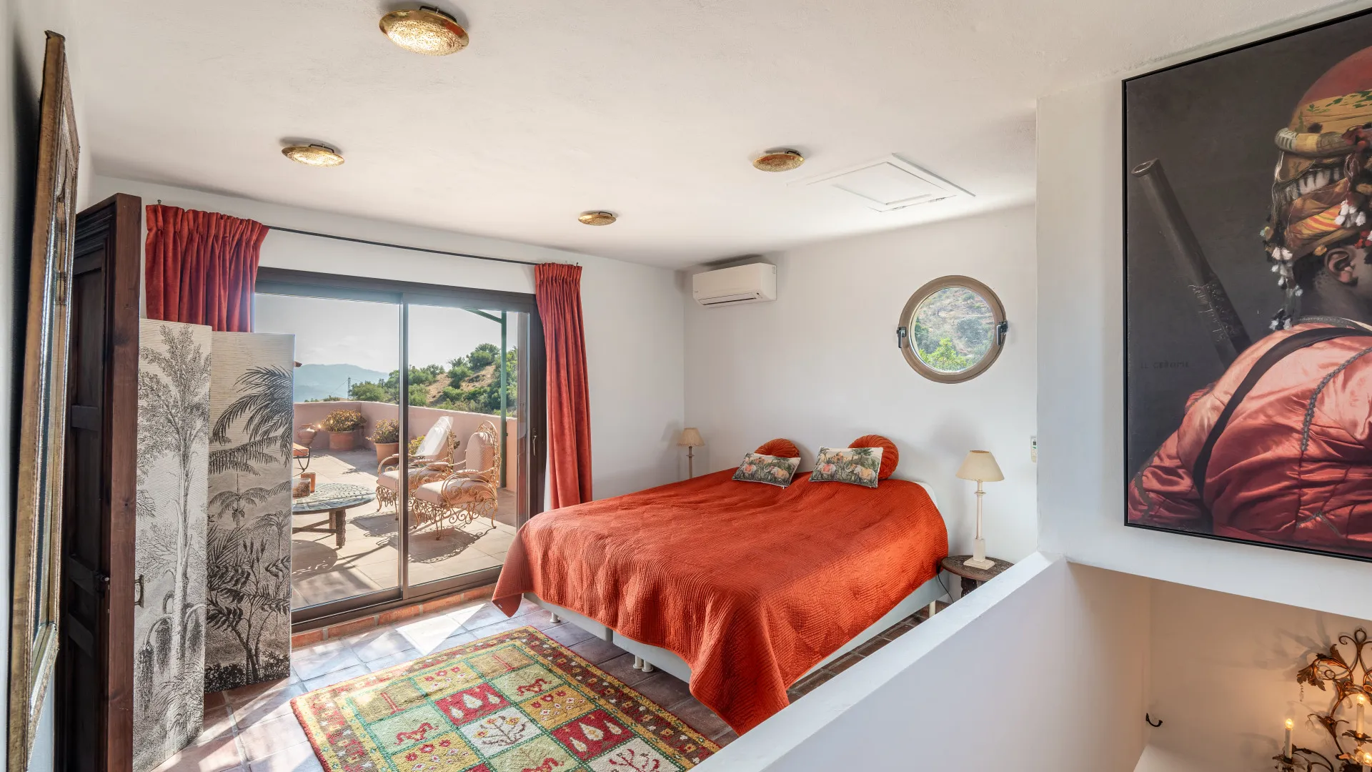 Finca de 5 dormitorios en venta en Comares