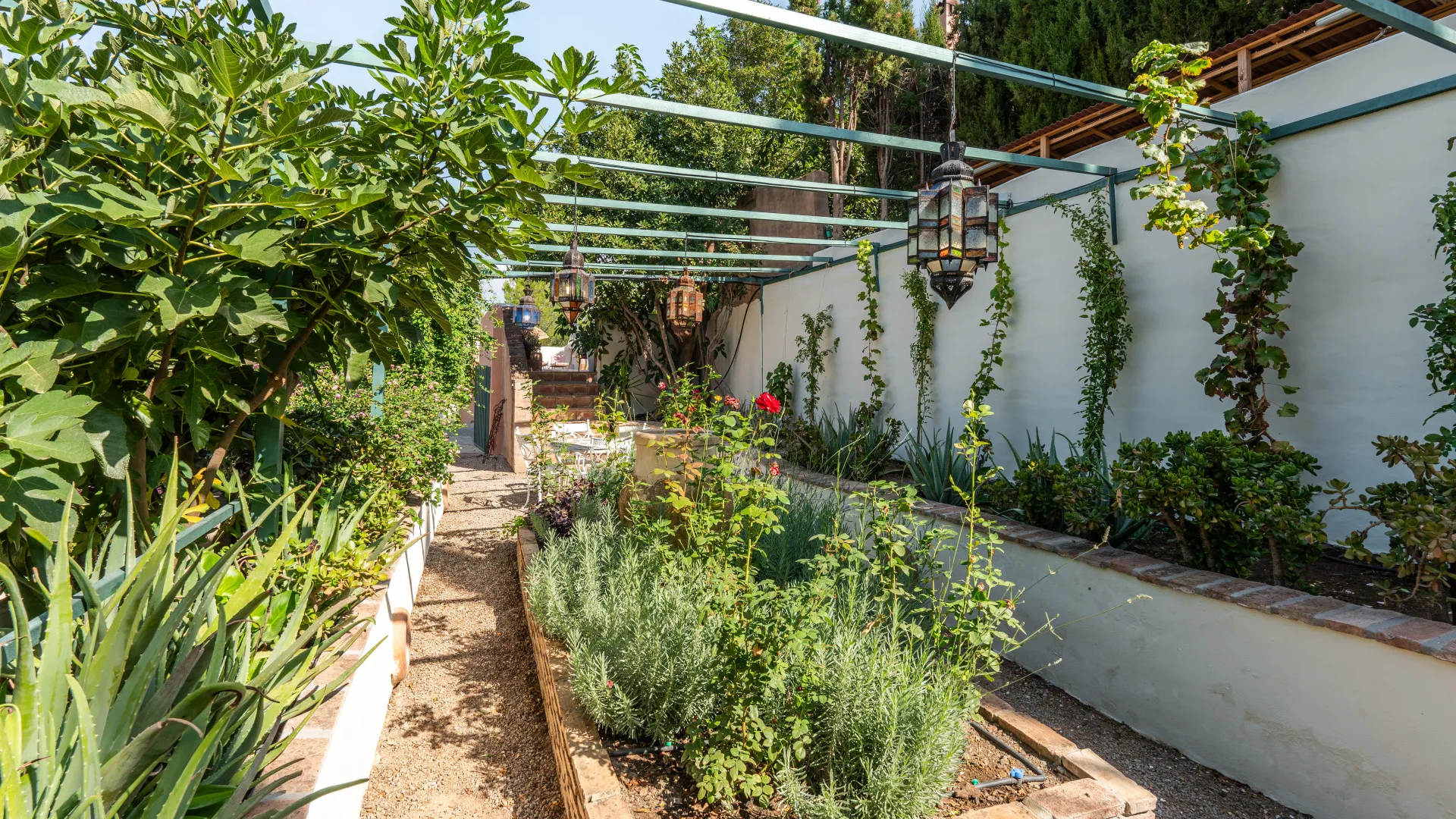 Finca de 5 dormitorios en venta en Comares