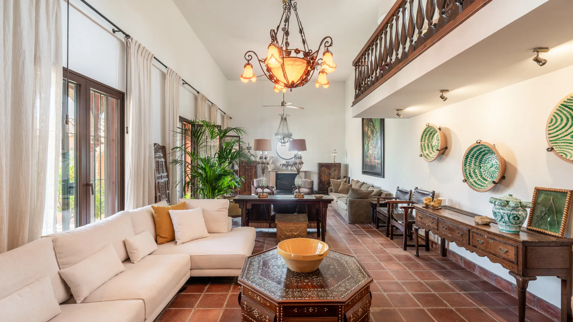 Finca de 5 dormitorios en venta en Comares