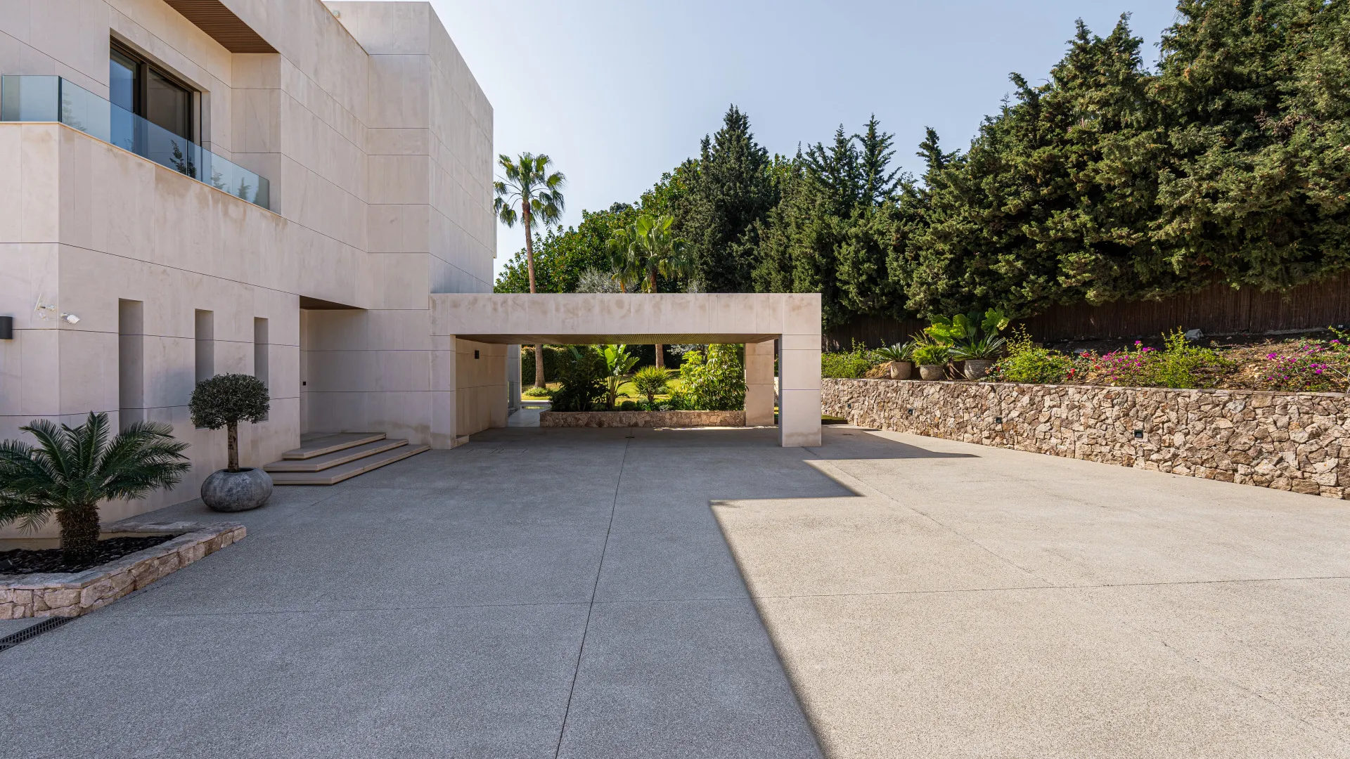 Villa for sale in Churriana