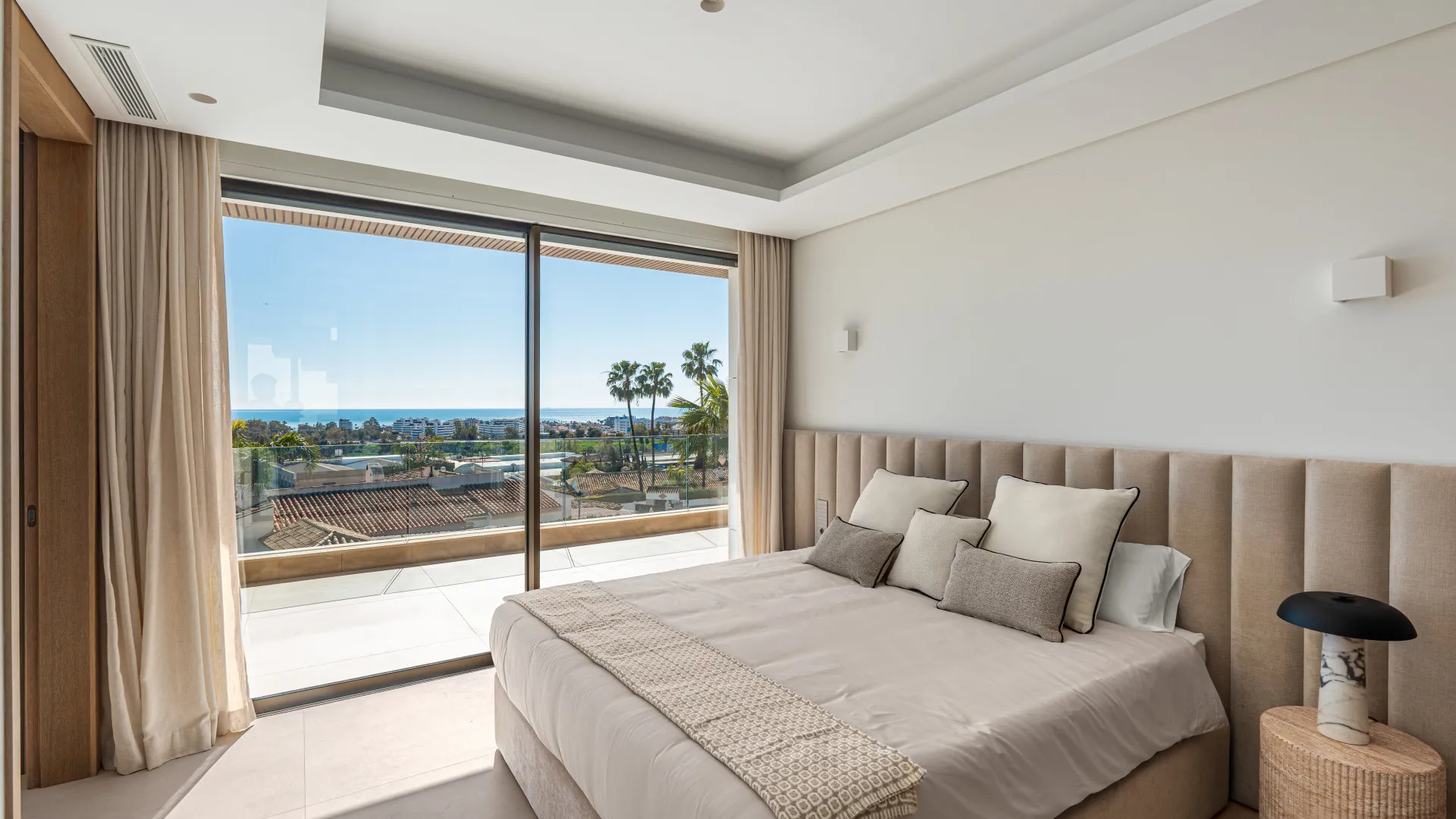 Villa for sale in Churriana
