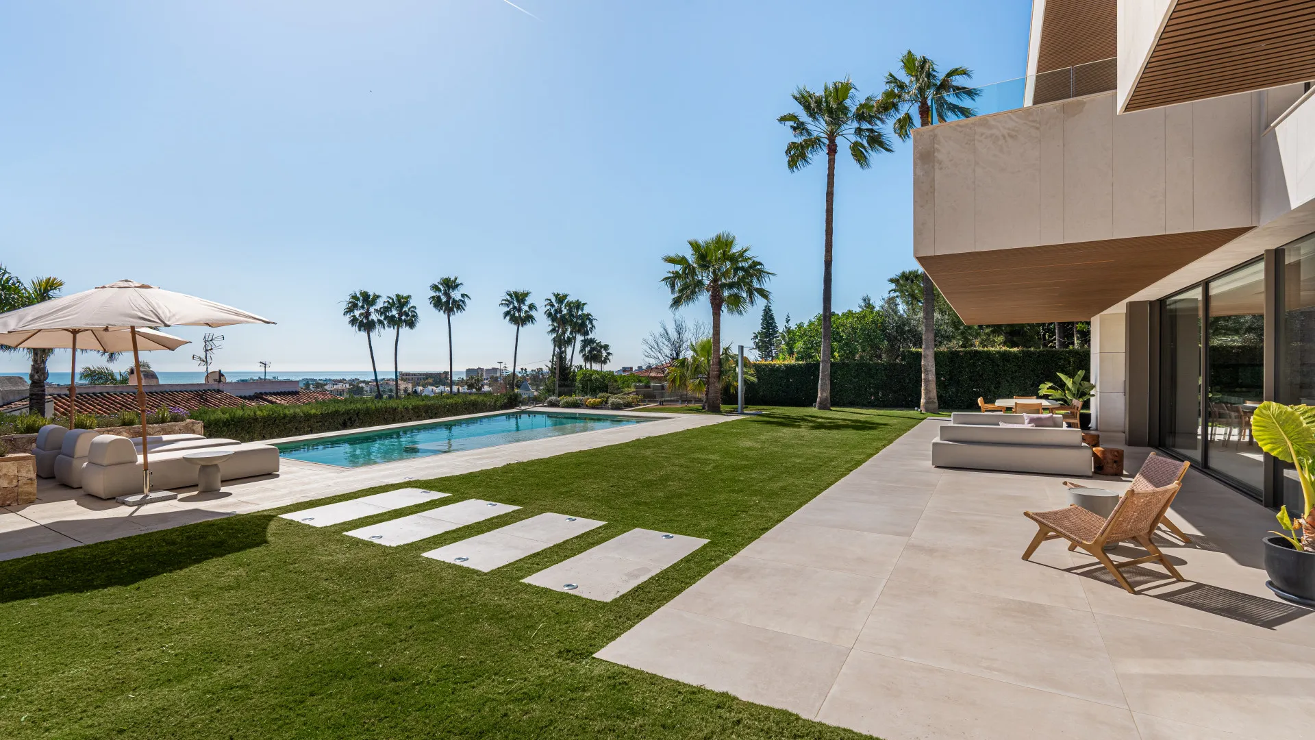 Villa for sale in Churriana