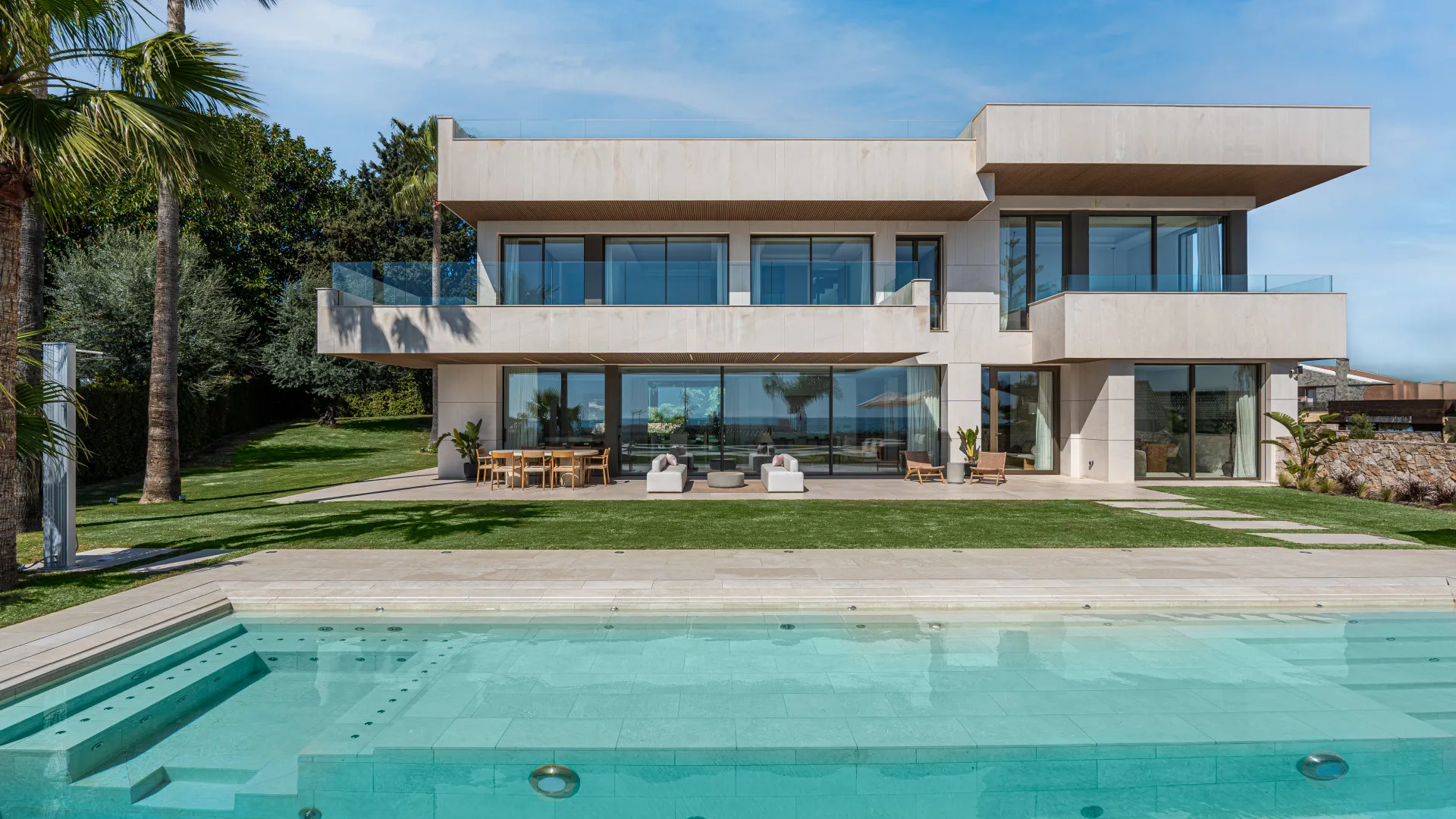 Villa for sale in Churriana