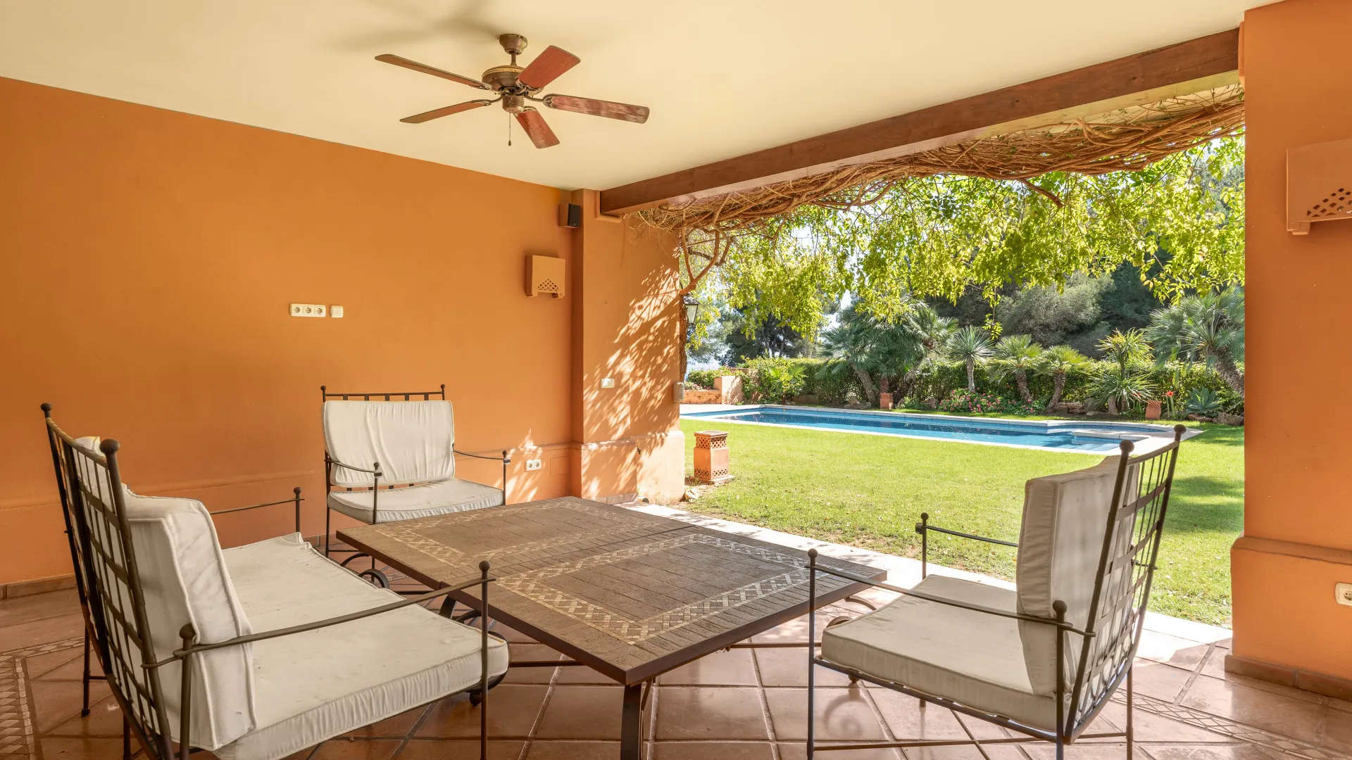 Se vende villa en Altos Reales