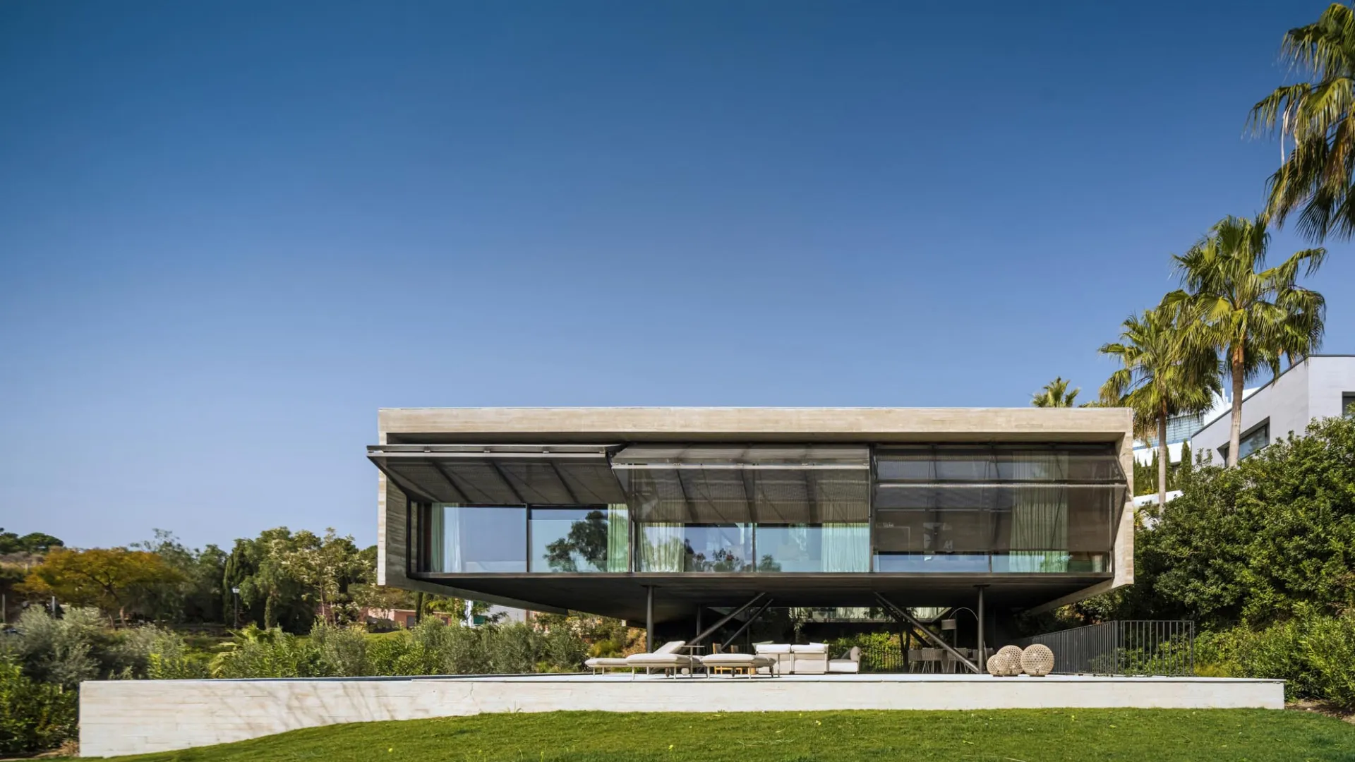 5 bedrooms villa for sale in Los Flamingos