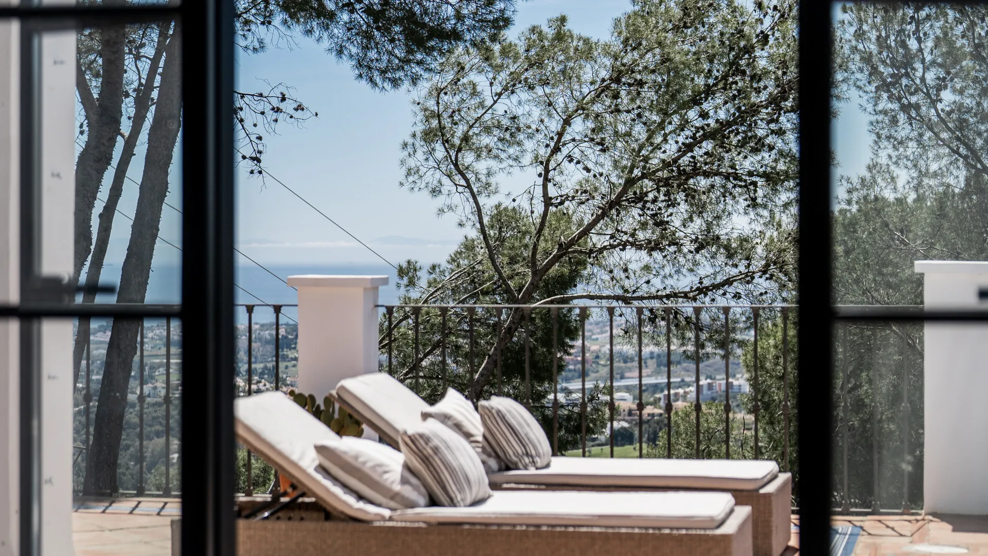 Villa for sale in El Madroñal with 4 bedrooms