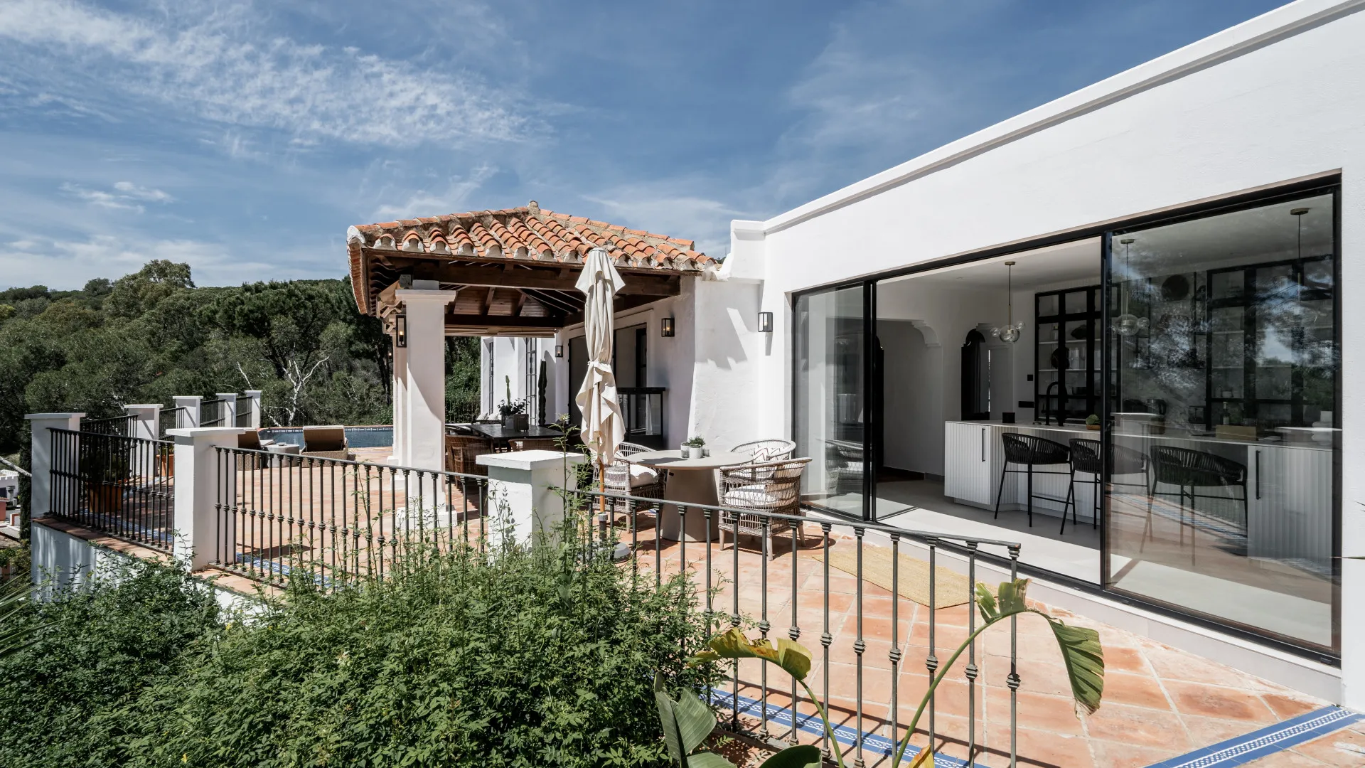 Villa for sale in El Madroñal with 4 bedrooms