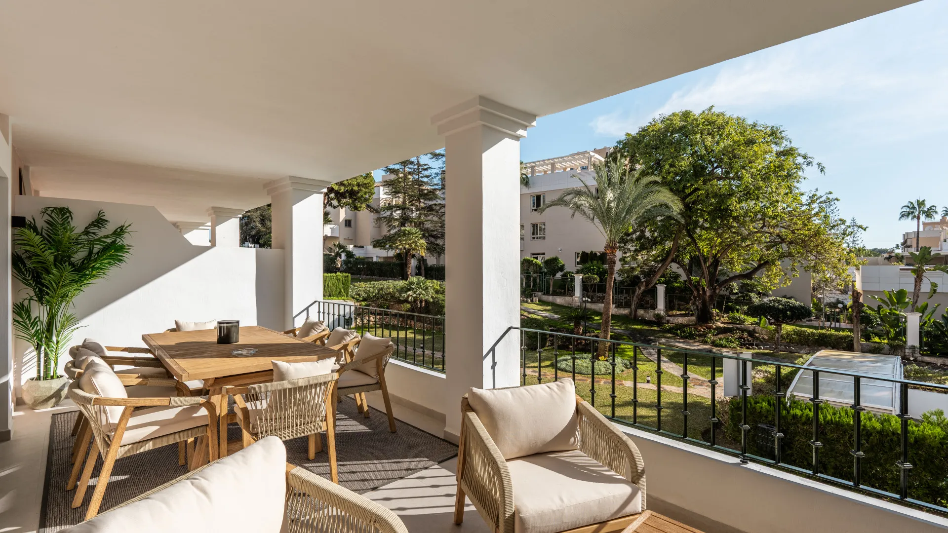 Duplex penthouse with 3 bedrooms for sale in Aloha Gardens