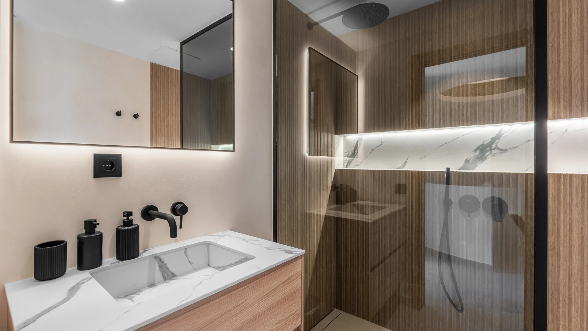 Duplex penthouse with 3 bedrooms for sale in Aloha Gardens