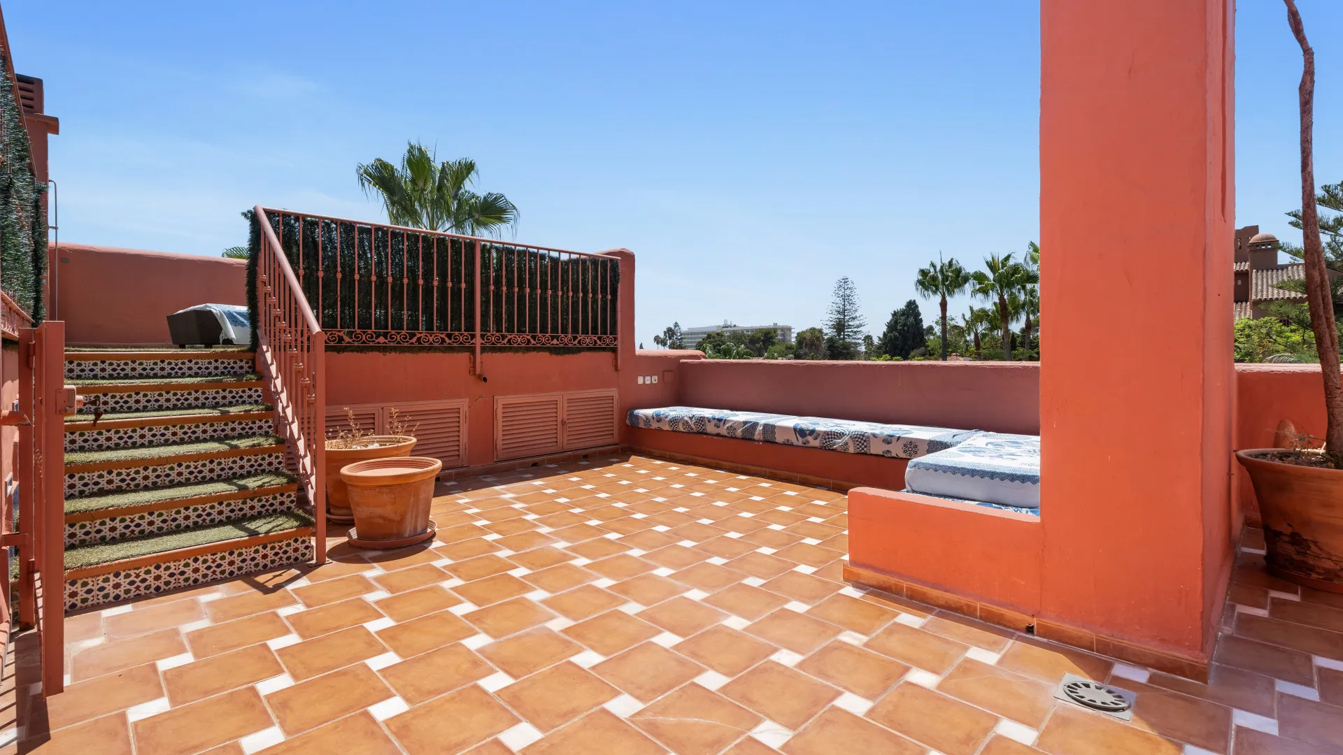 For sale Alhambra del Golf penthouse