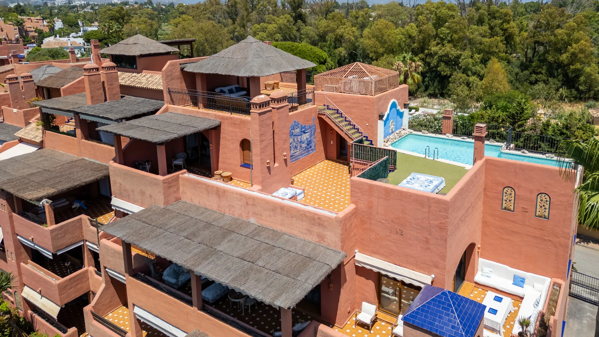 For sale Alhambra del Golf penthouse
