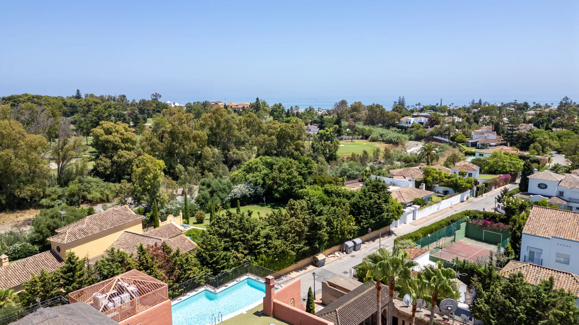 For sale Alhambra del Golf penthouse