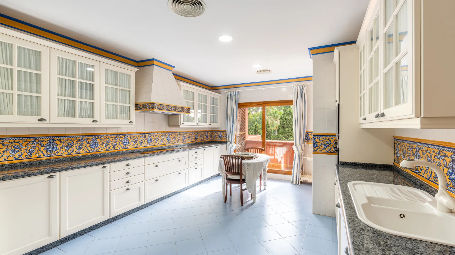 For sale Alhambra del Golf penthouse