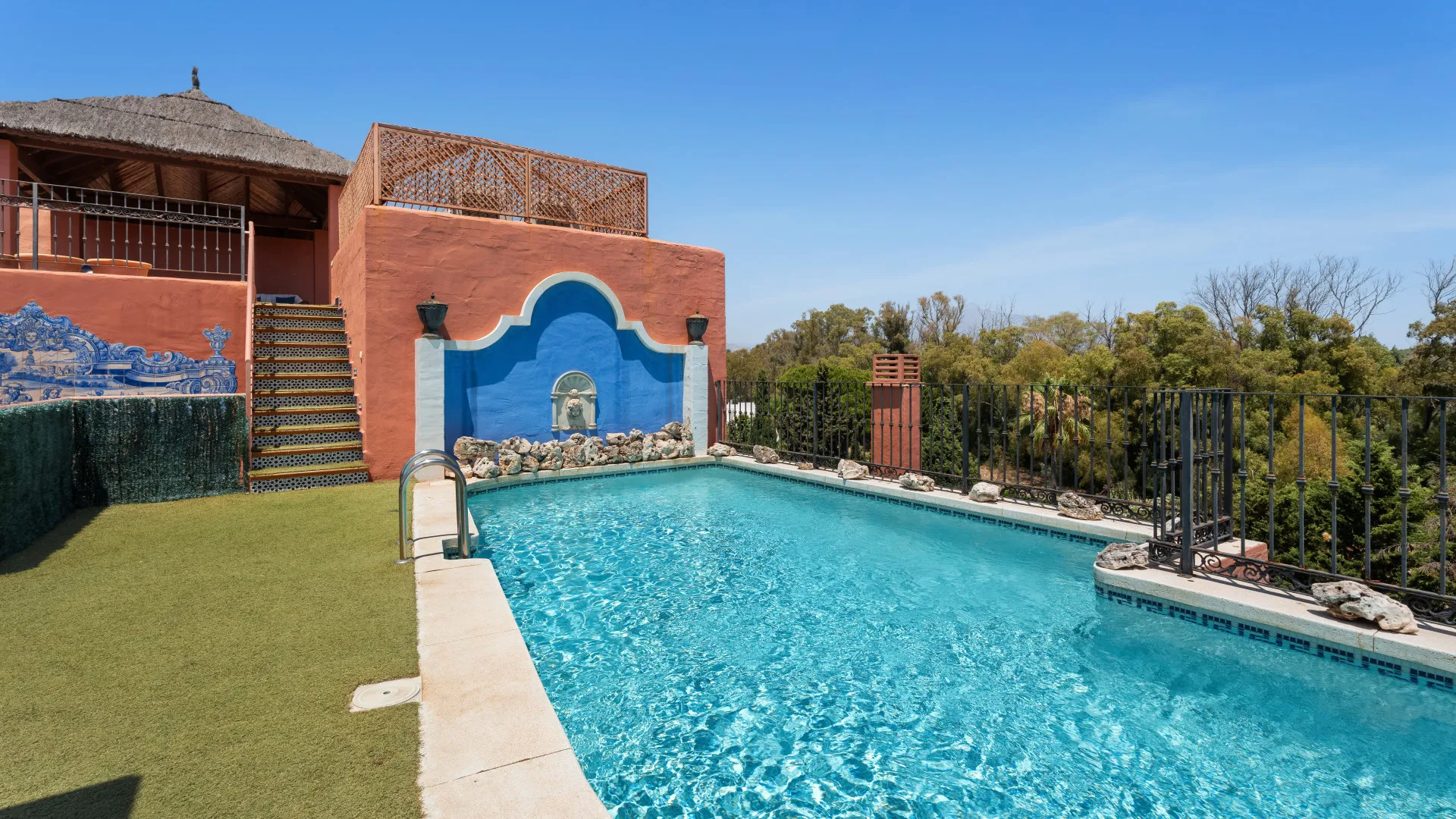 For sale Alhambra del Golf penthouse