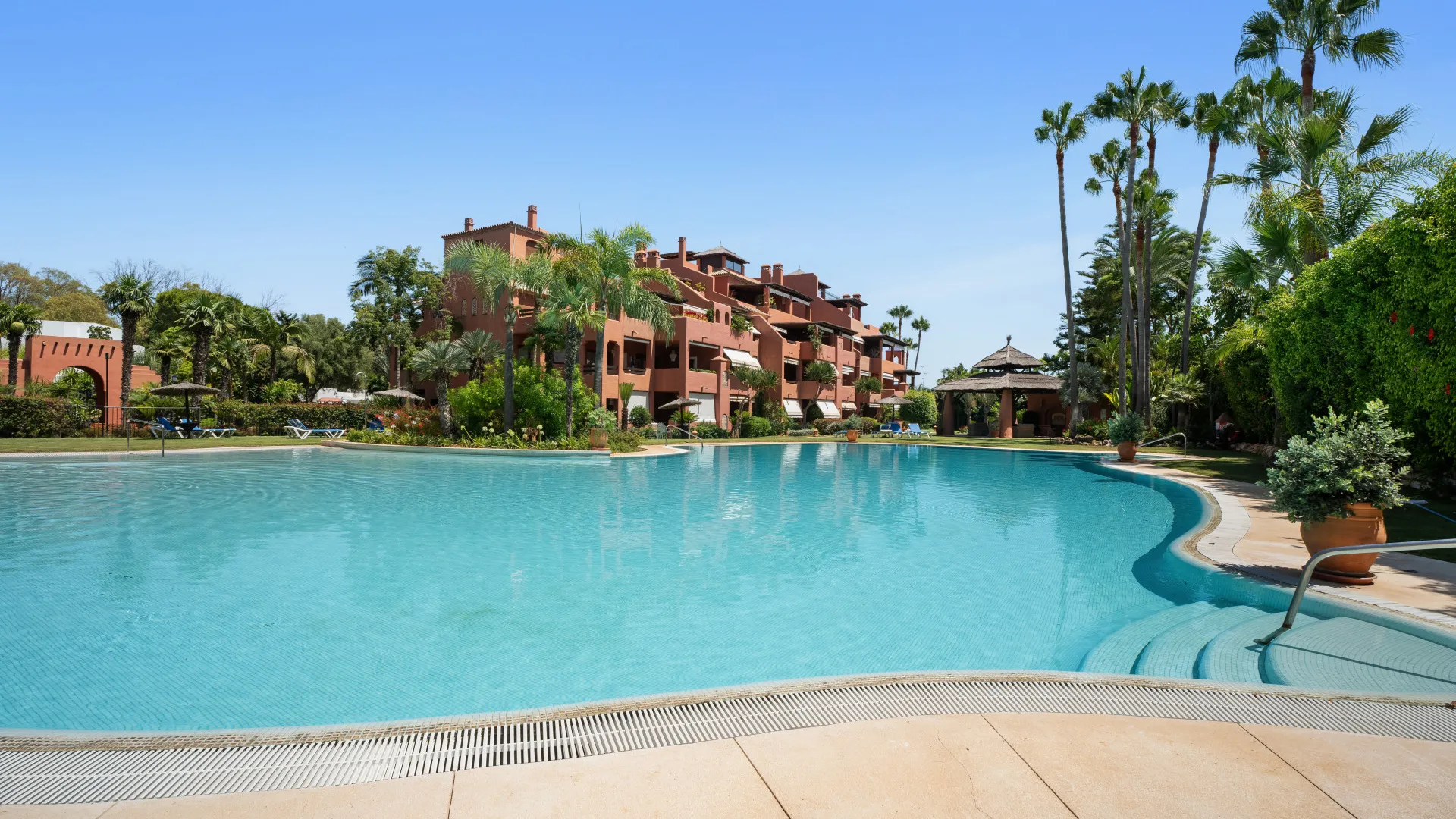 For sale Alhambra del Golf penthouse