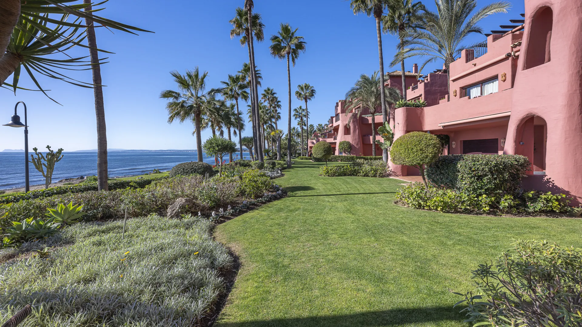 Menara Beach ground floor apartment for sale