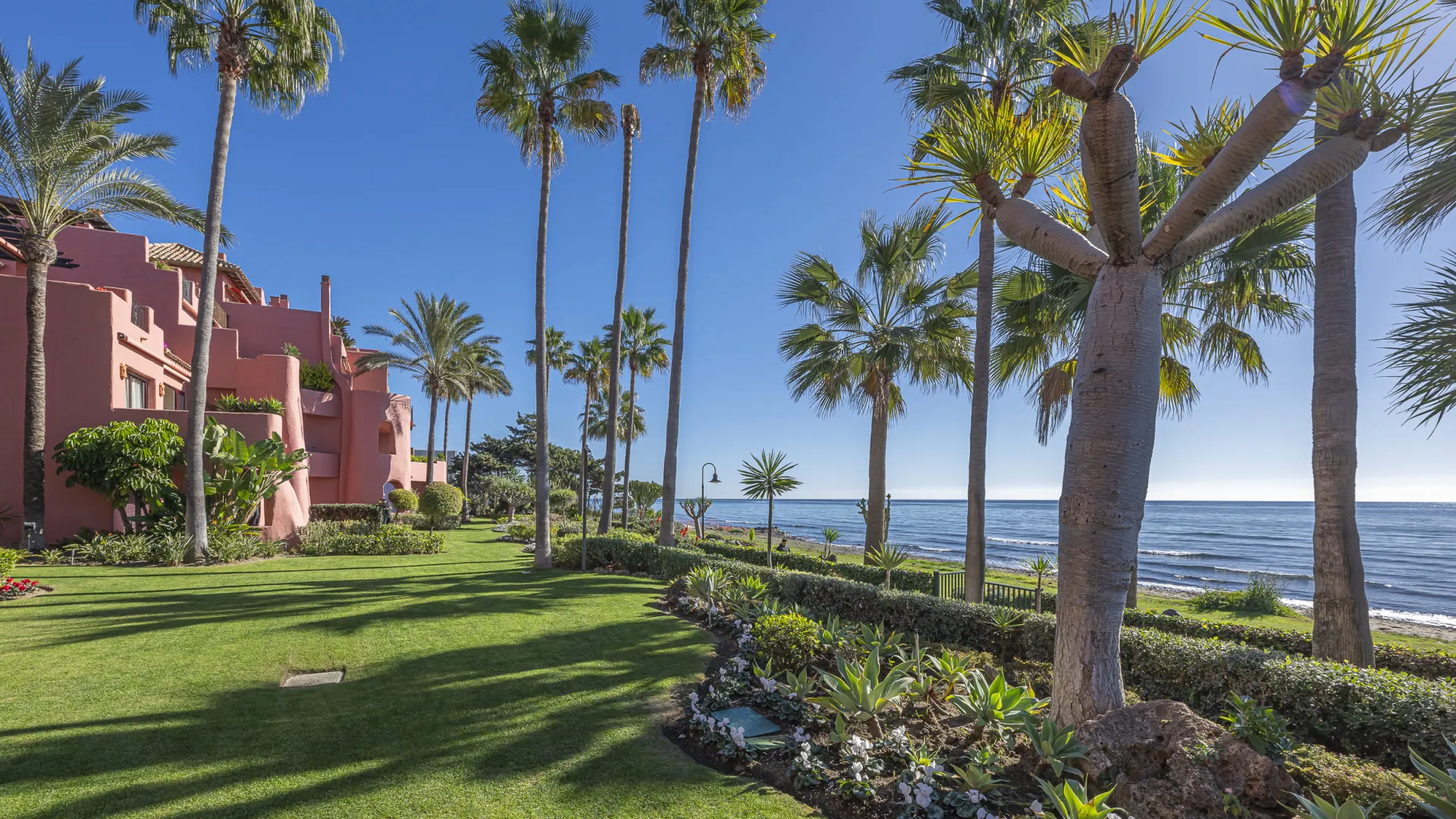 Menara Beach ground floor apartment for sale