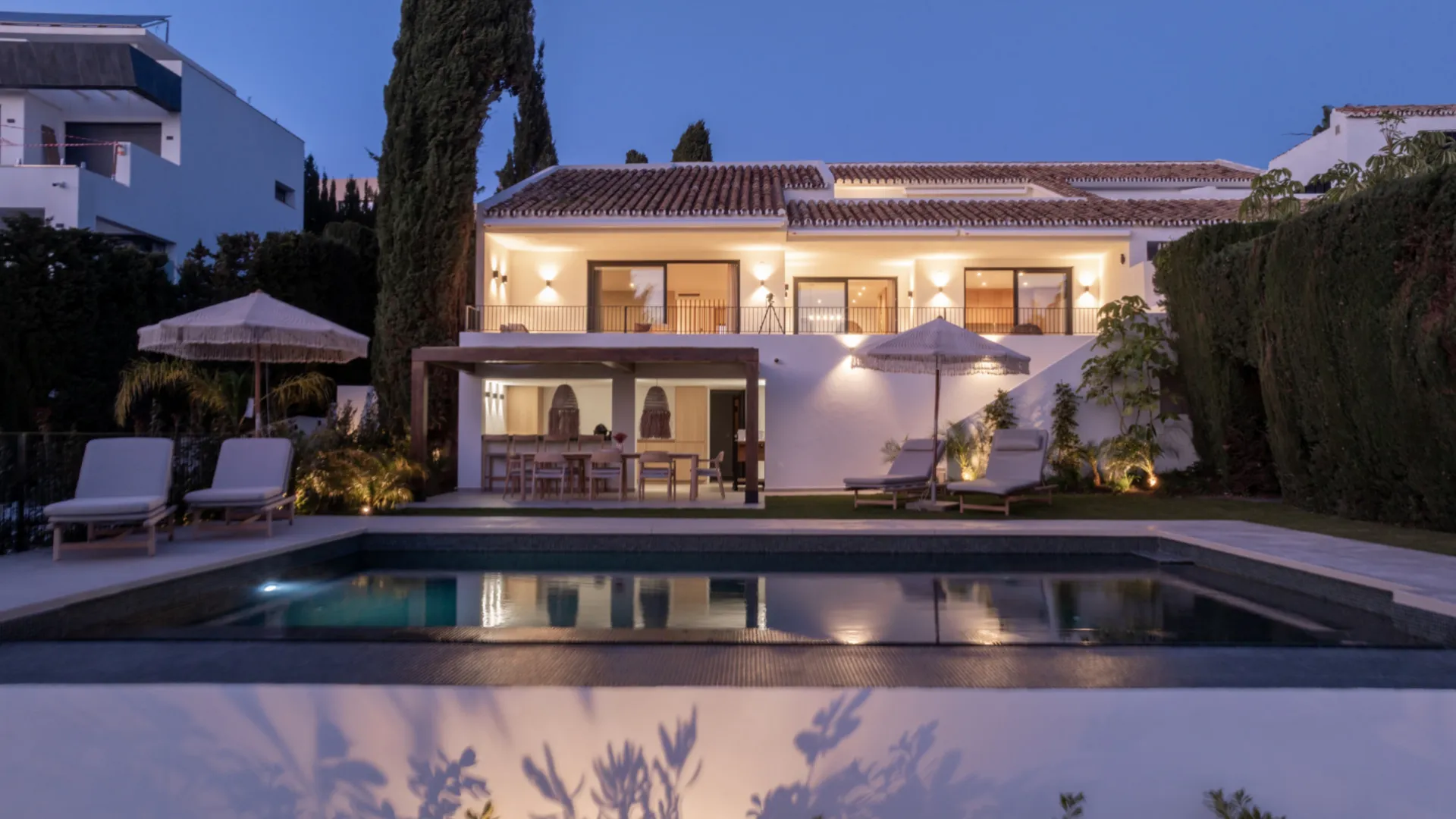 Buy 4 bedrooms semi detached house in Altos del Paraiso