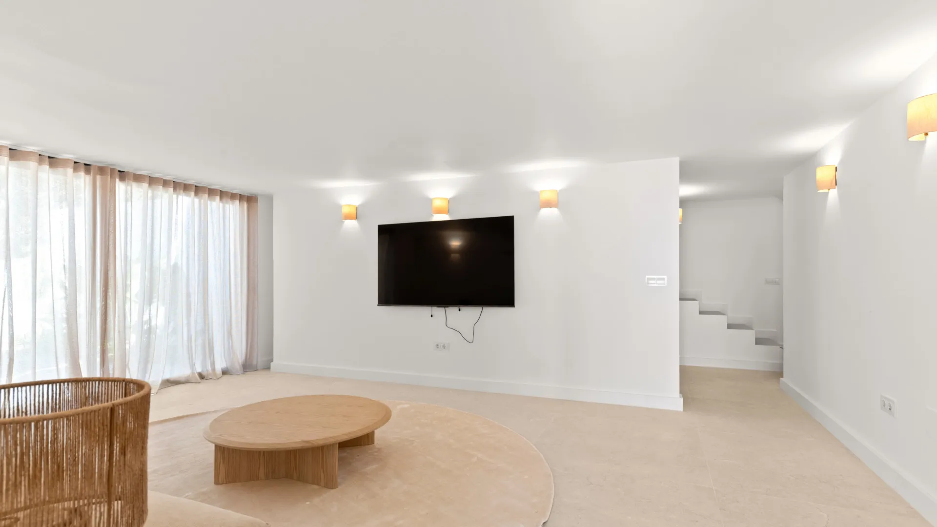 Buy 4 bedrooms semi detached house in Altos del Paraiso