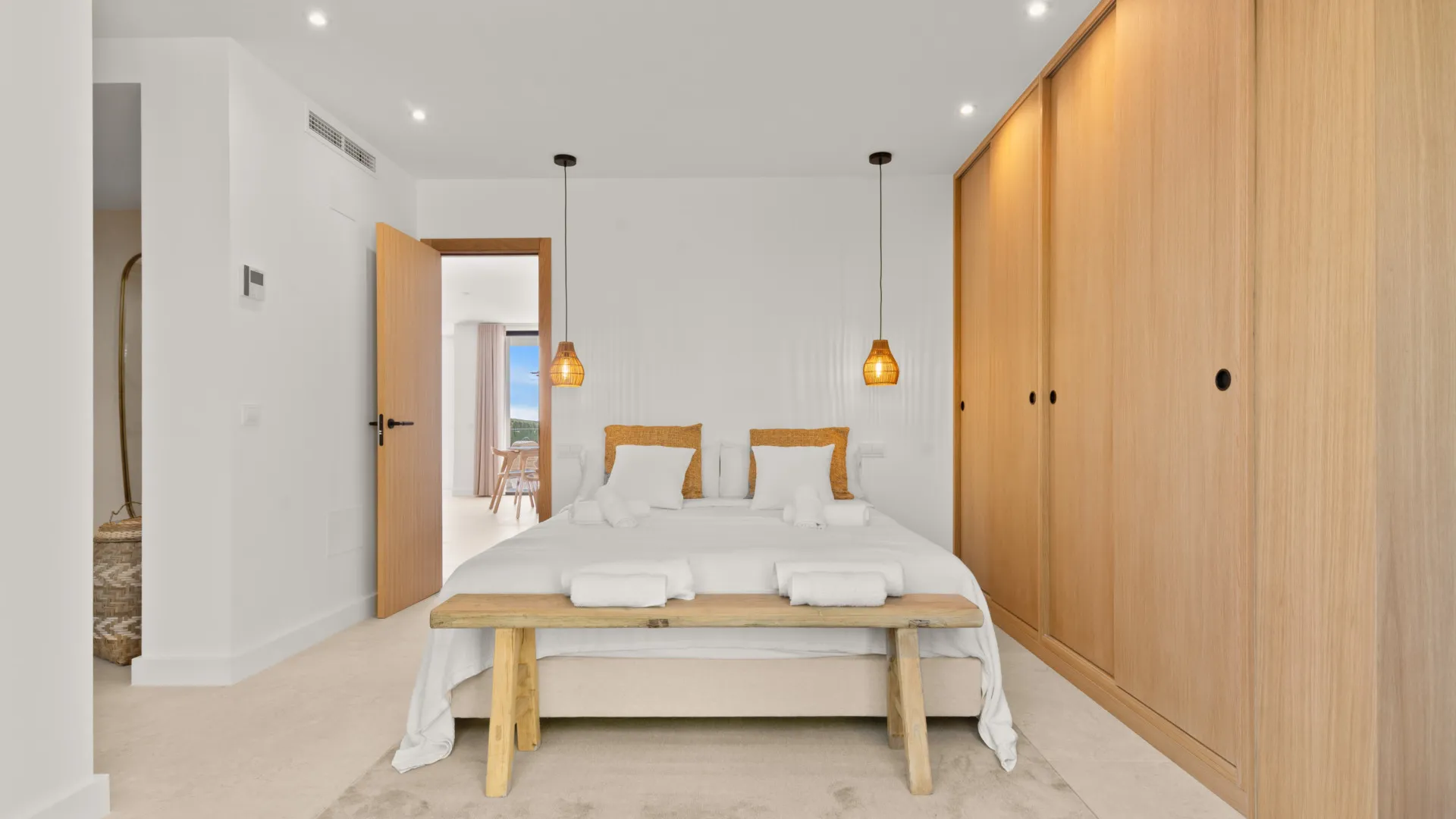 Buy 4 bedrooms semi detached house in Altos del Paraiso