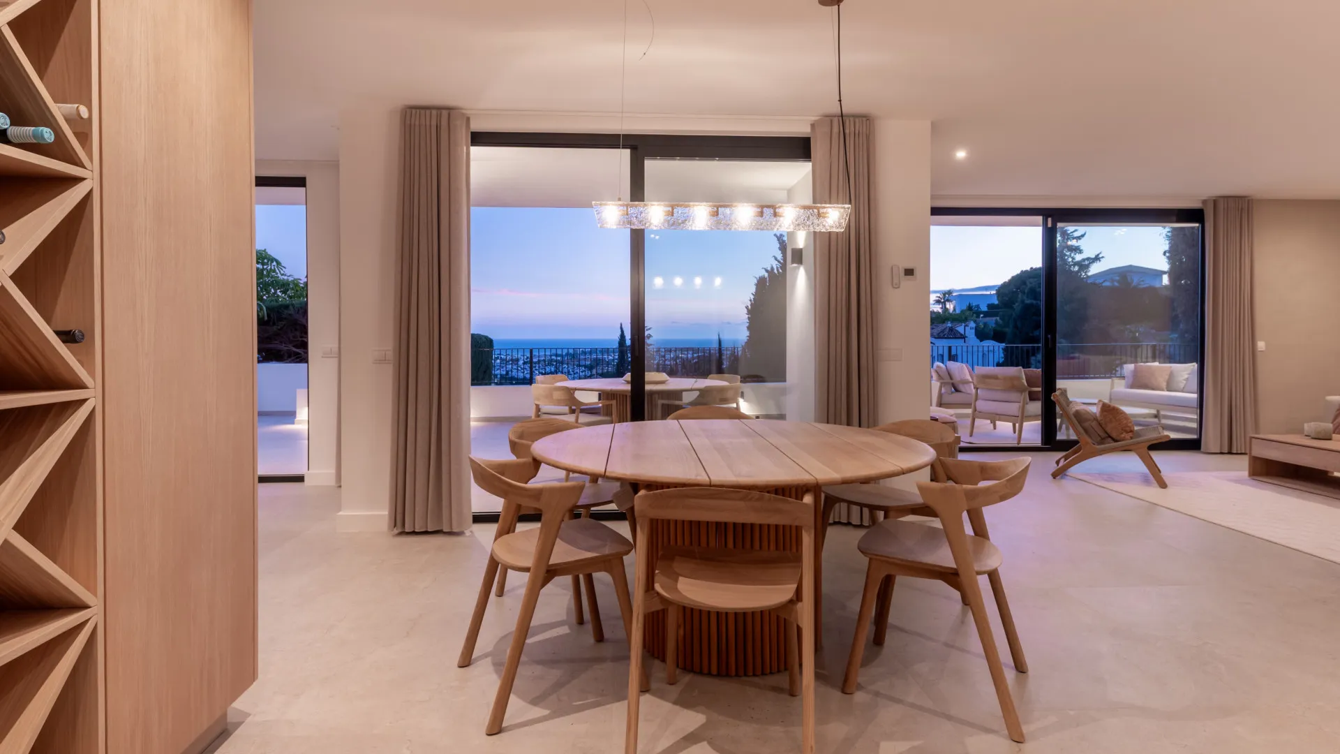 Buy 4 bedrooms semi detached house in Altos del Paraiso
