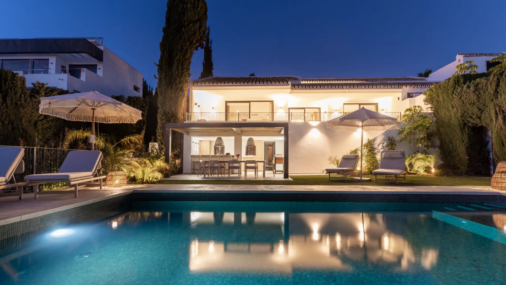 Buy 4 bedrooms semi detached house in Altos del Paraiso