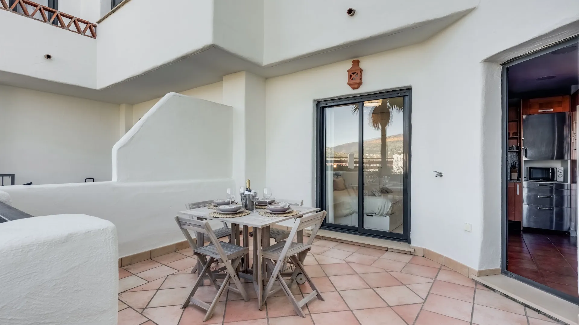 Ground floor apartment for sale in Estepona with 2 bedrooms