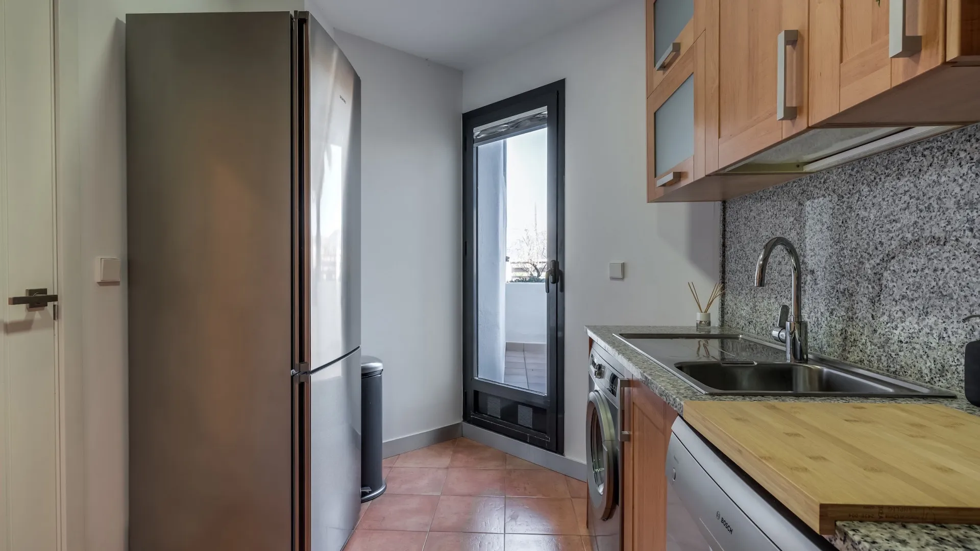 Ground floor apartment for sale in Estepona with 2 bedrooms