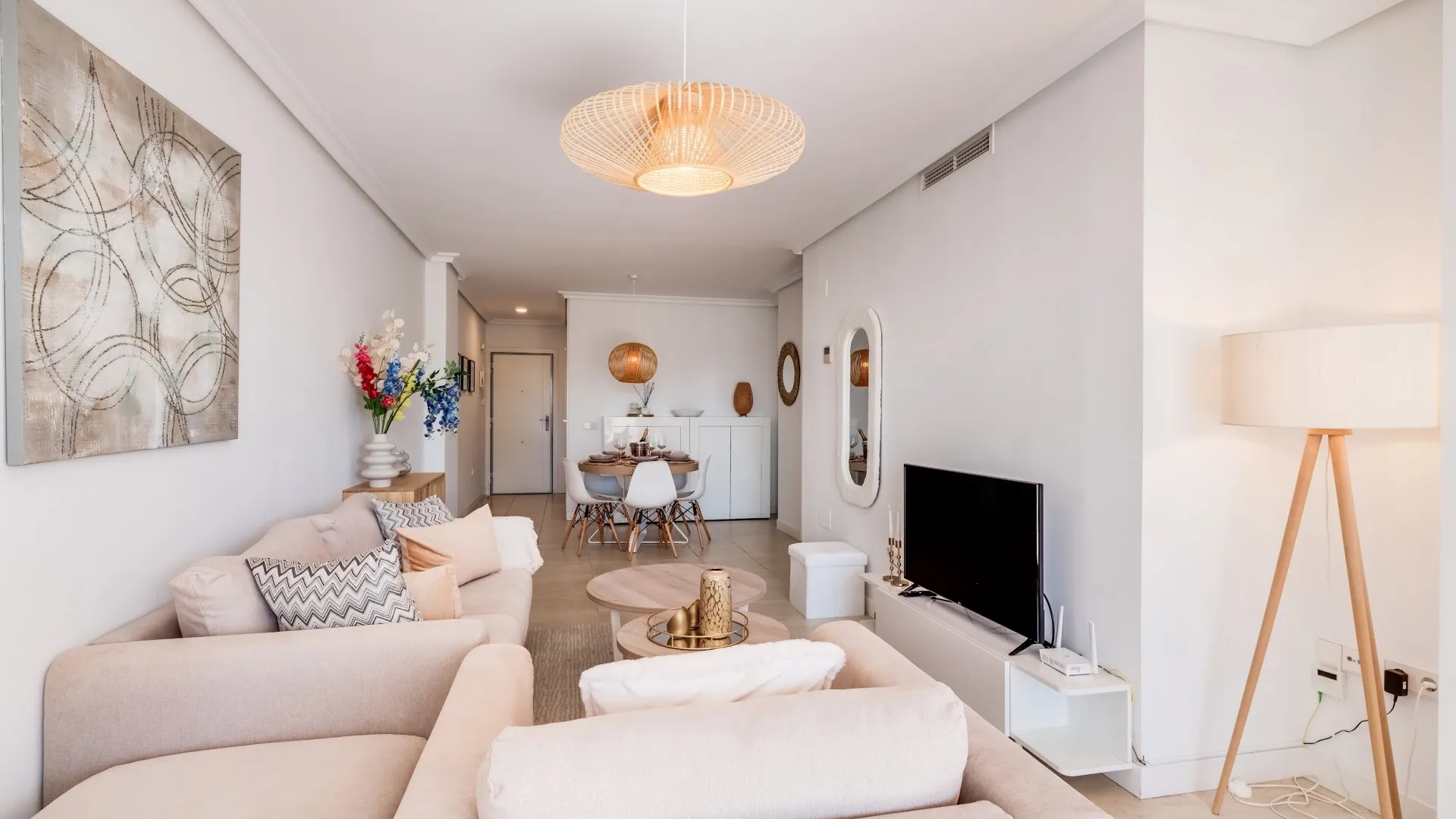 Ground floor apartment for sale in Estepona with 2 bedrooms