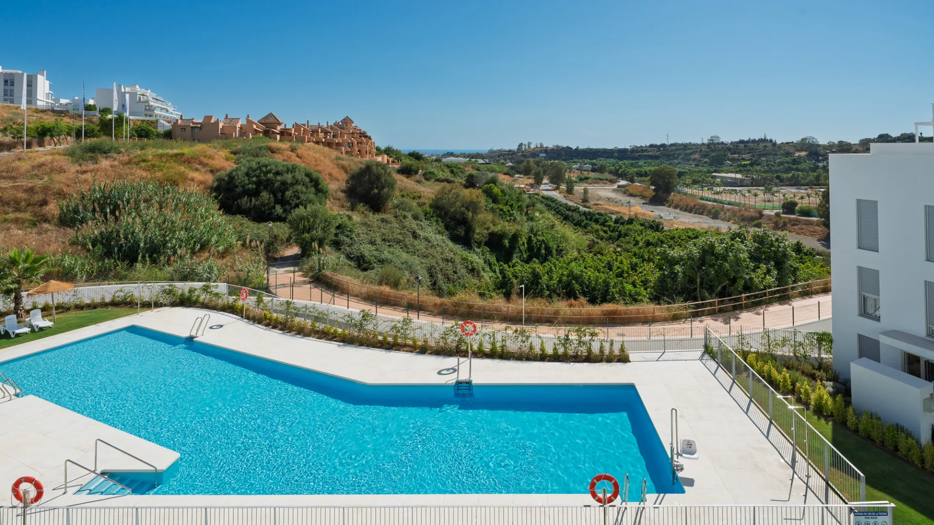 Apartment for sale in Estepona with 3 bedrooms