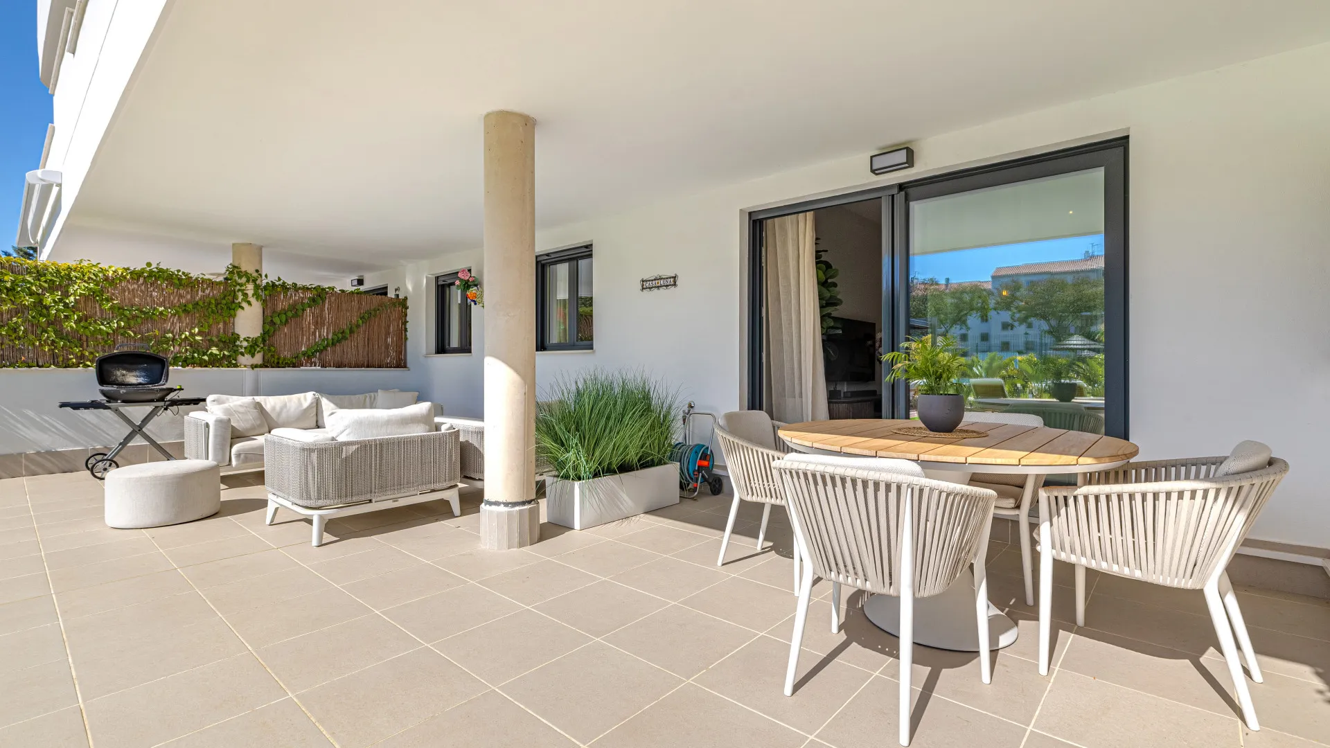 Estepona 2 bedrooms ground floor apartment for sale