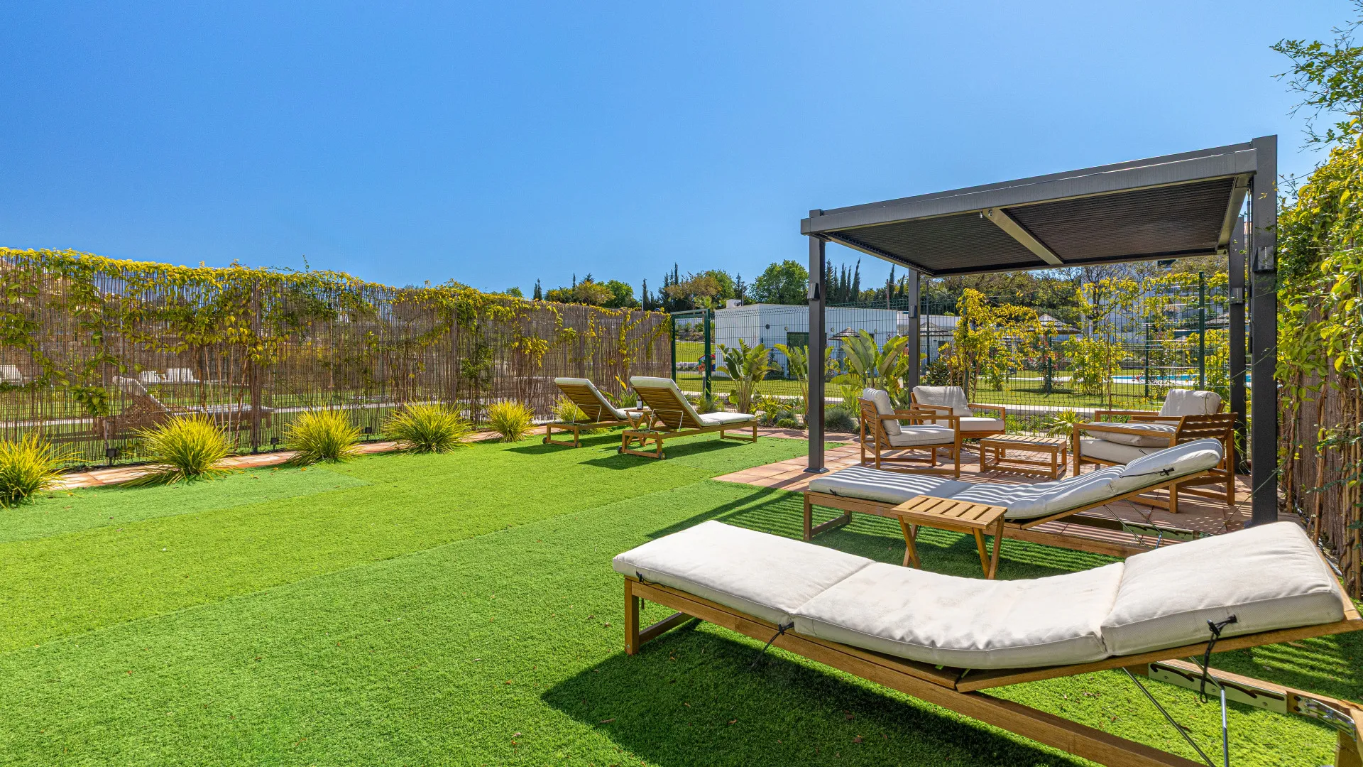 Estepona 2 bedrooms ground floor apartment for sale