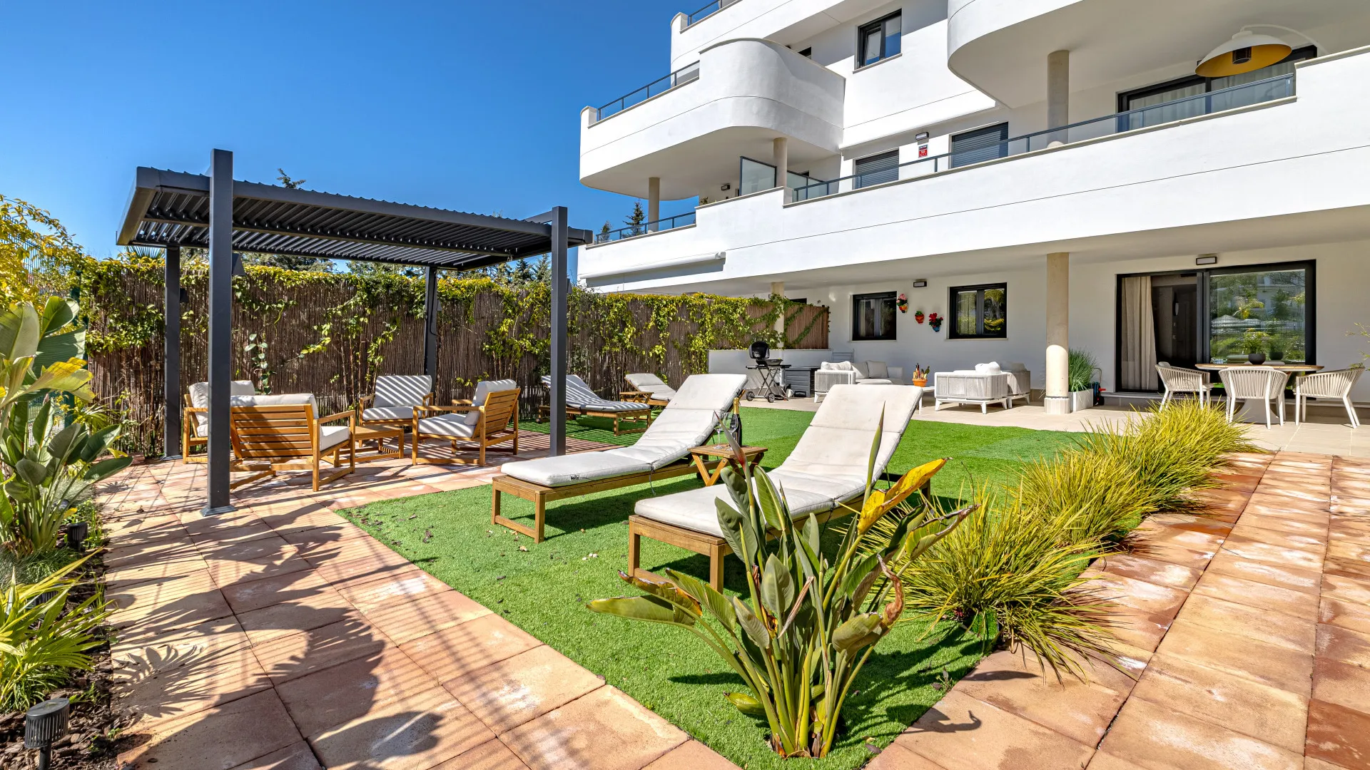 Estepona 2 bedrooms ground floor apartment for sale