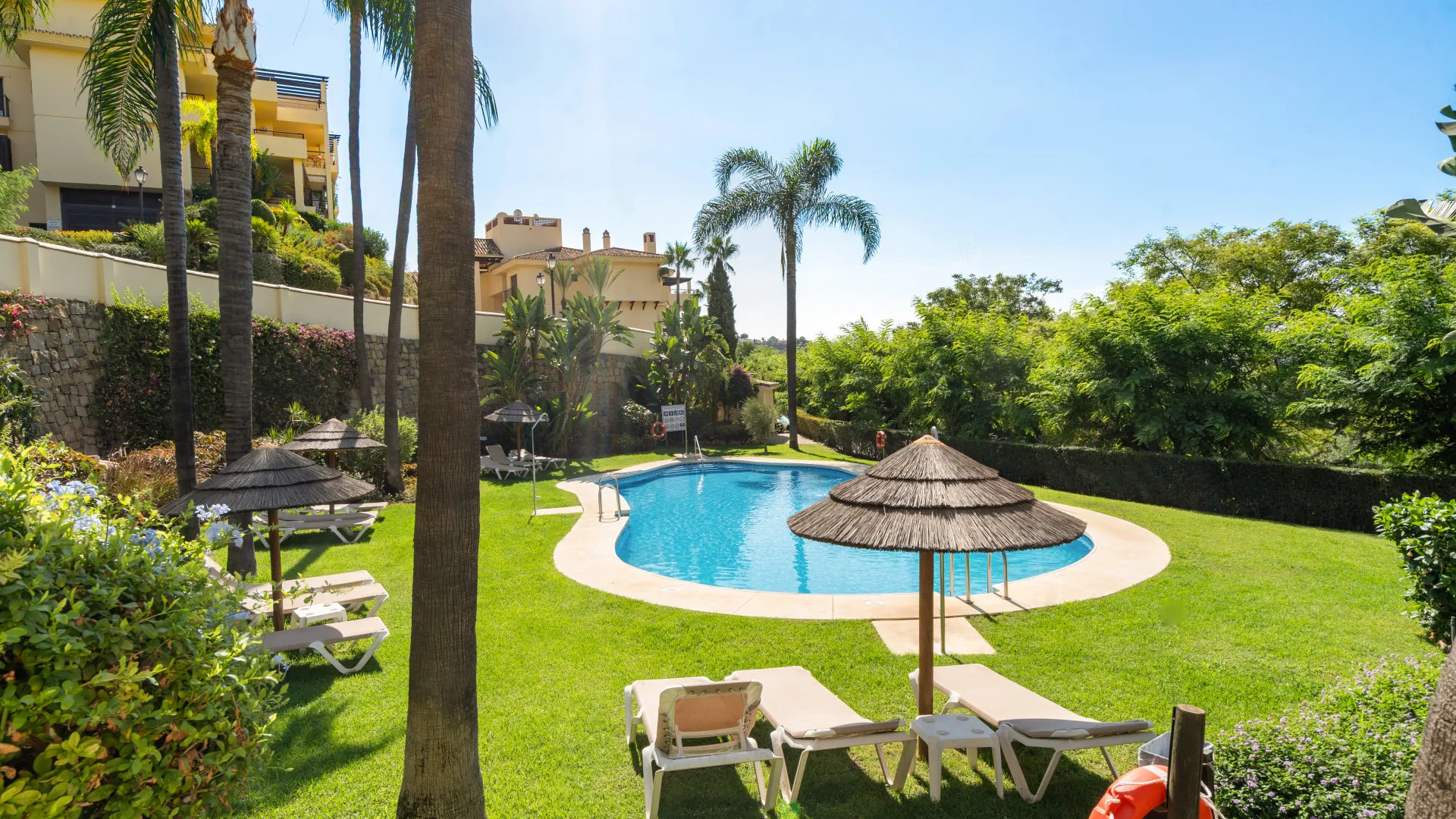 Apartamento planta baja con 3 dormitorios en venta en Los Arqueros