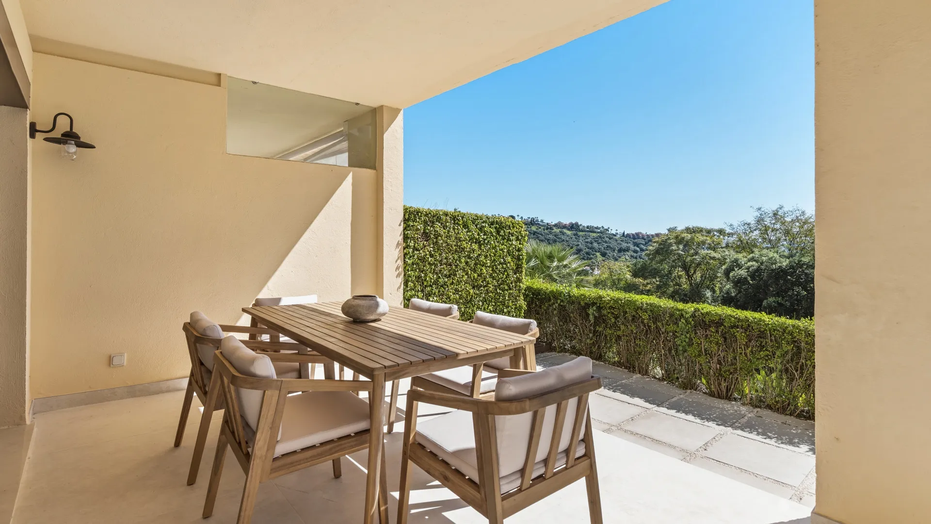 Apartamento planta baja con 3 dormitorios en venta en Los Arqueros