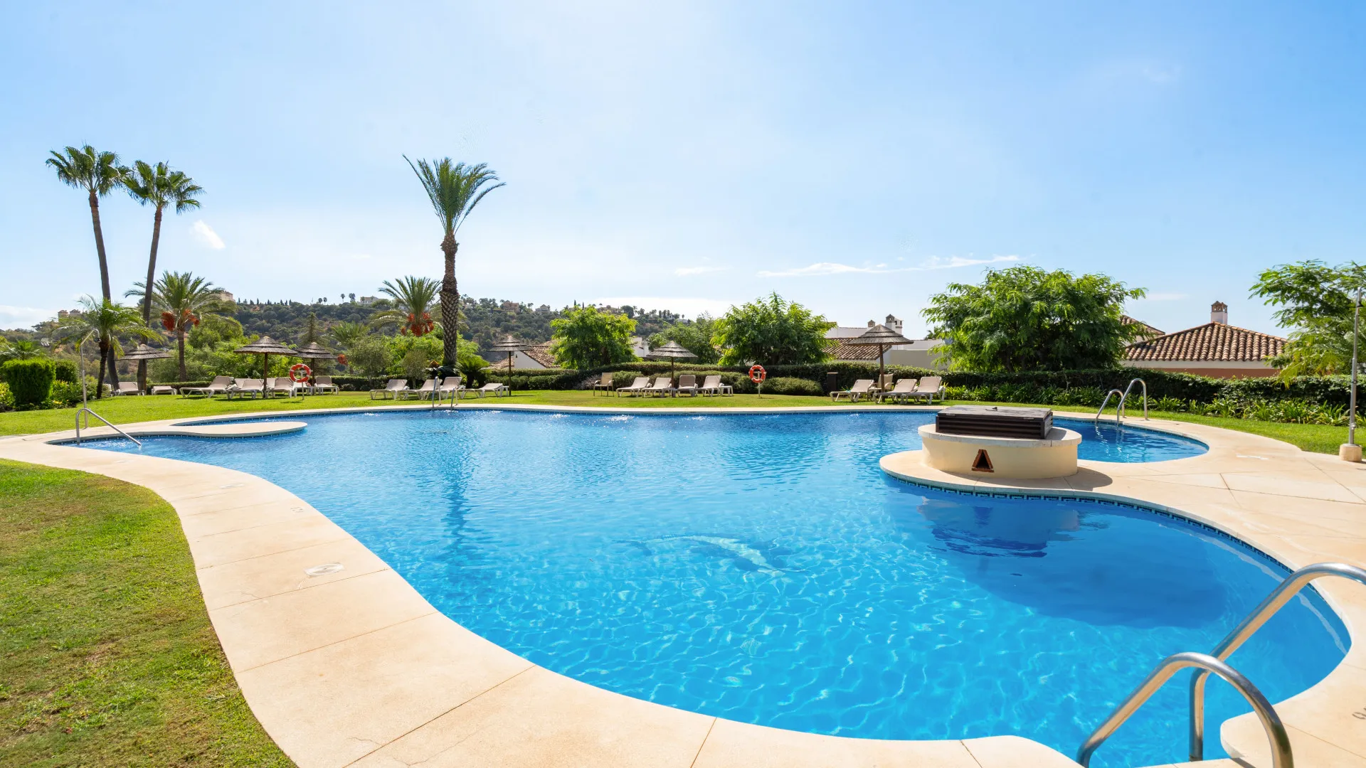 Apartamento planta baja con 3 dormitorios en venta en Los Arqueros