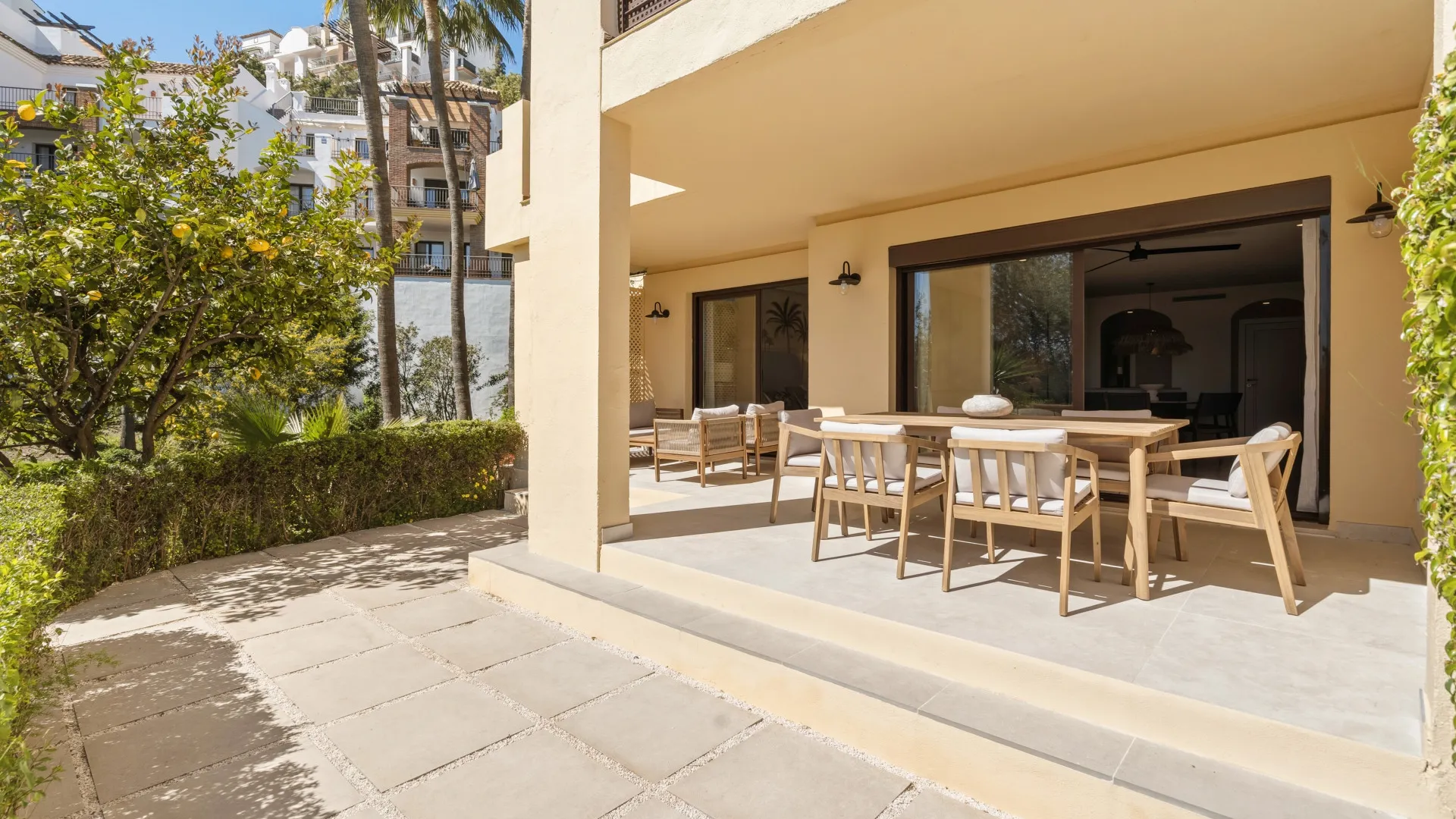 Apartamento planta baja con 3 dormitorios en venta en Los Arqueros