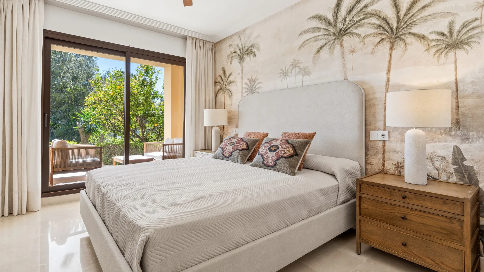 Apartamento planta baja con 3 dormitorios en venta en Los Arqueros