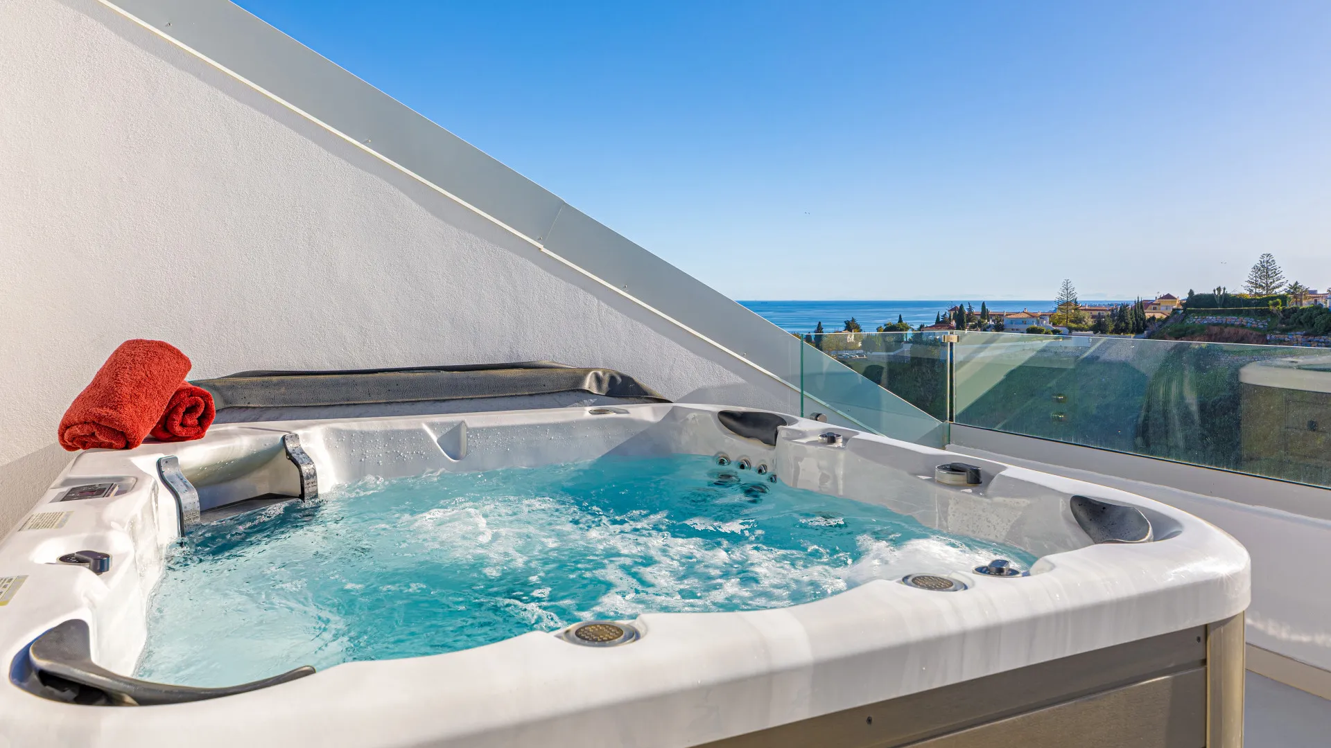 Buy penthouse in El Higueron with 2 bedrooms