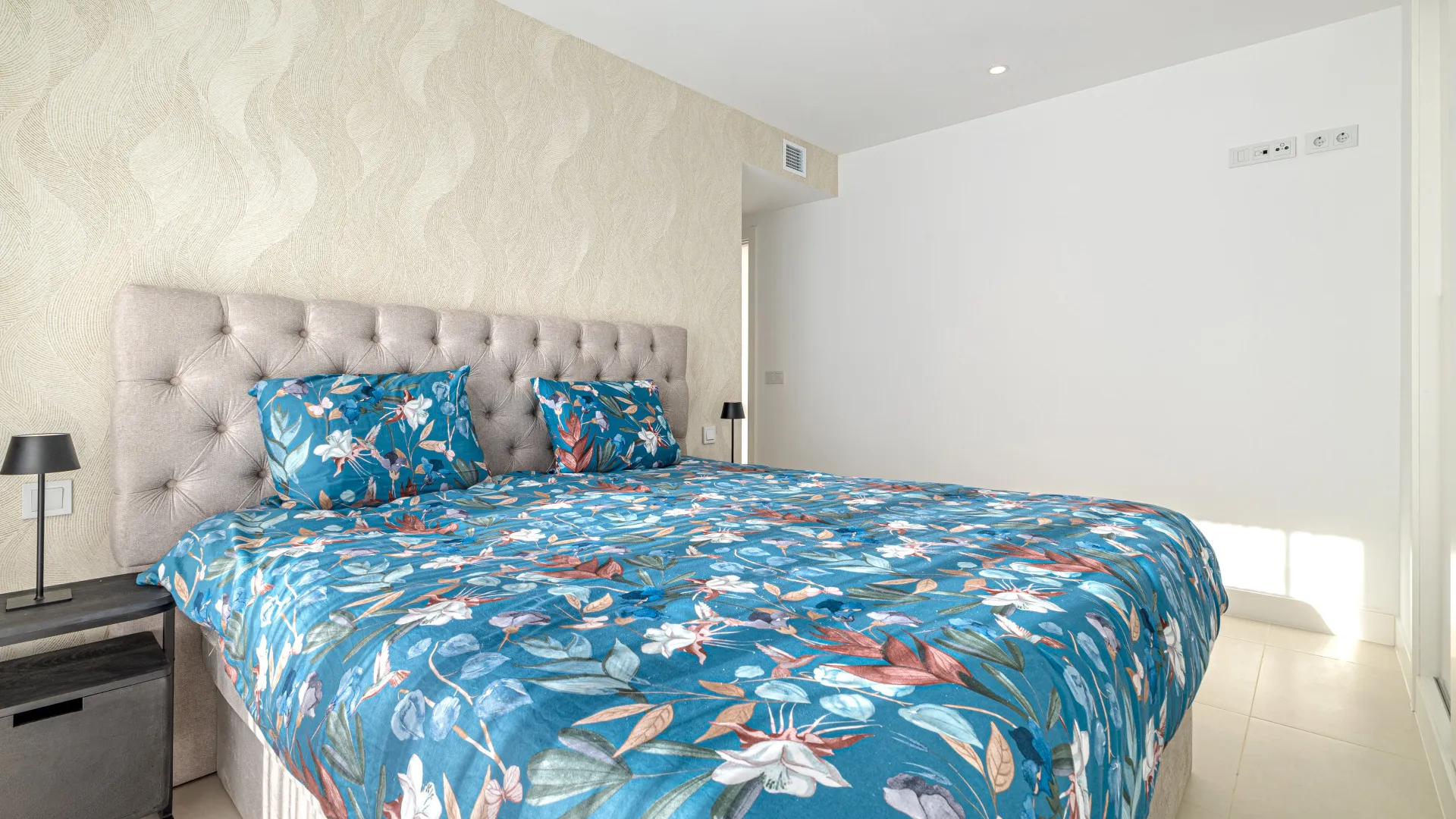 Buy penthouse in El Higueron with 2 bedrooms