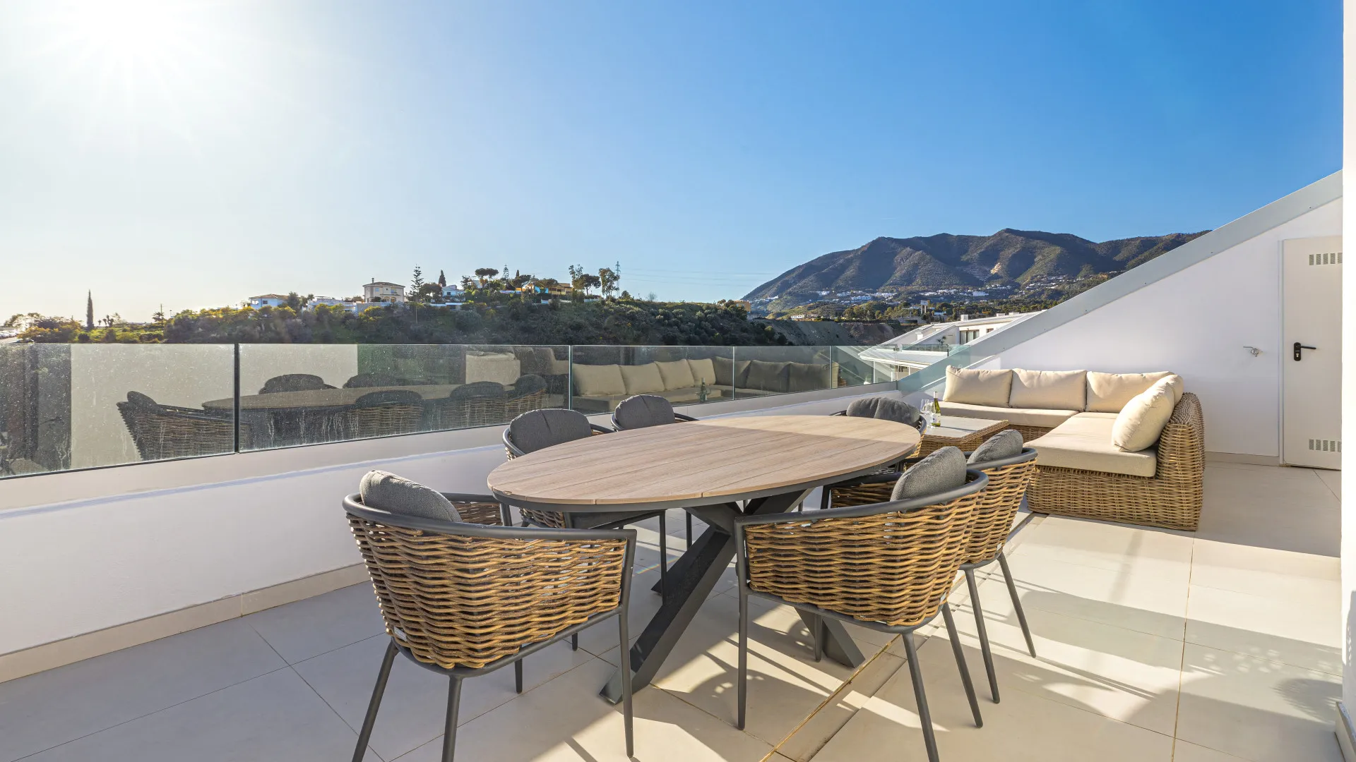 Buy penthouse in El Higueron with 2 bedrooms